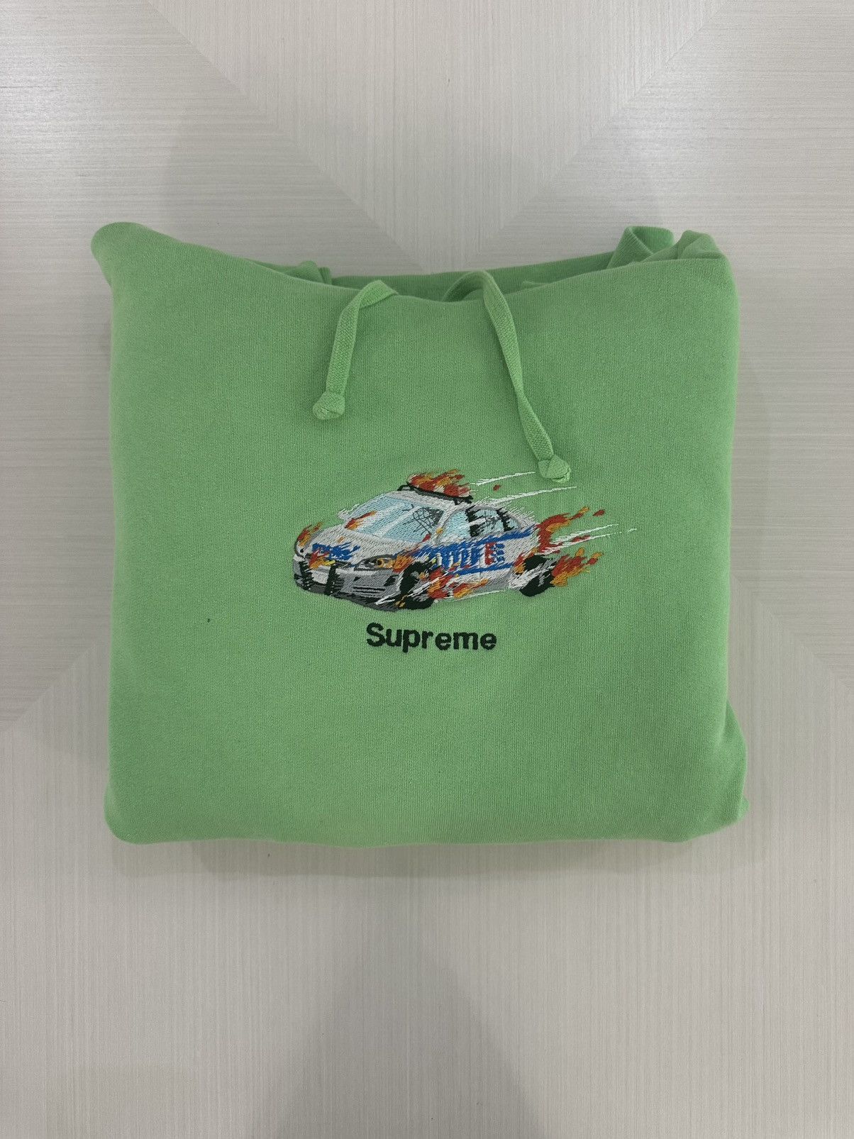 Supreme Supreme Cop Car Hoodie bright green FW19 used sz M Size US M / EU 48-50 / 2 - 1 Thumbnail