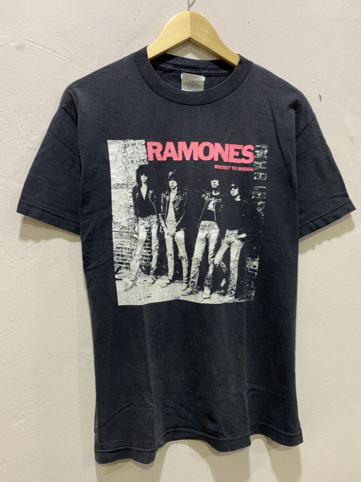 Band Tees Vintage 90s Ramones Rocket To Russia Thrahed Tee Size US M / EU 48-50 / 2 - 2 Thumbnail