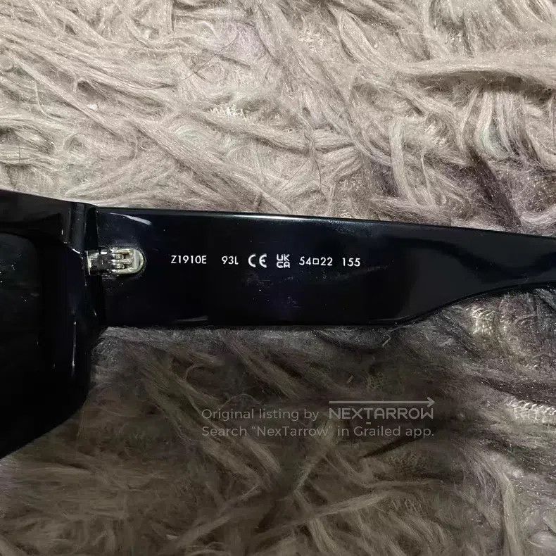 Louis Vuitton Louis Vuitton Black Gold Sunglasses Size ONE SIZE - 4 Thumbnail