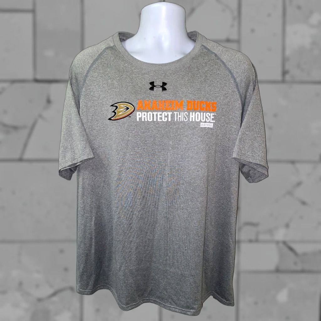 Under Armour VINTAGE? Wait: Under Armour Mens Gray Short Sleeve T-Shirt Size 2XL Size US XXL / EU 58 / 5 - 1 Thumbnail
