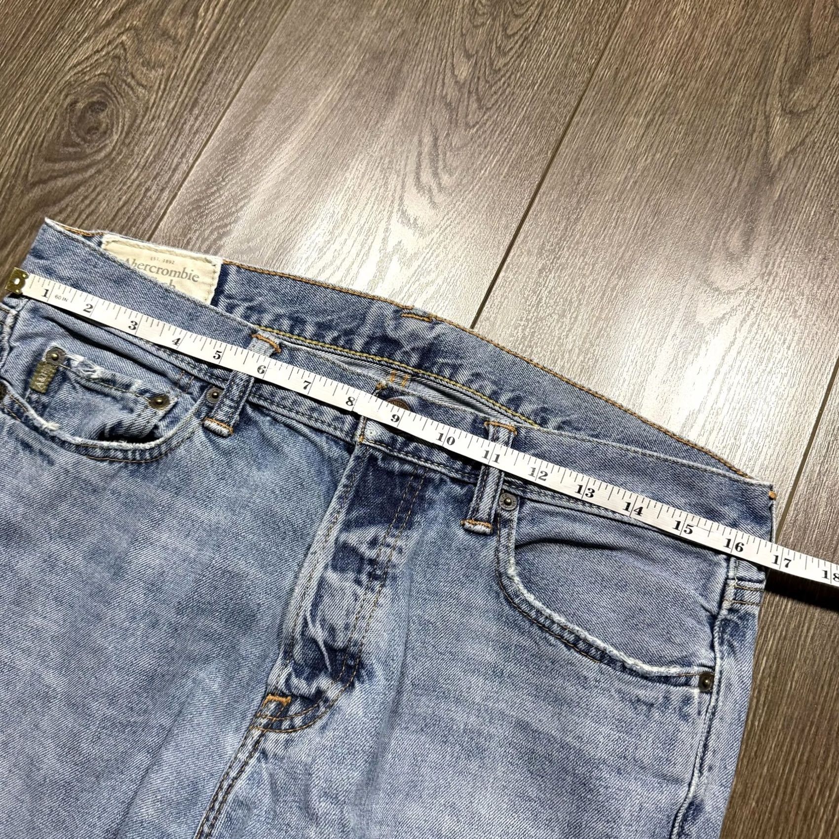 Abercrombie & Fitch Abercrombie & Fitch Jeans Straight 32x34 Y2K Blue Light Wash Distressed Fits Size US 32 / EU 48 - 7 Thumbnail