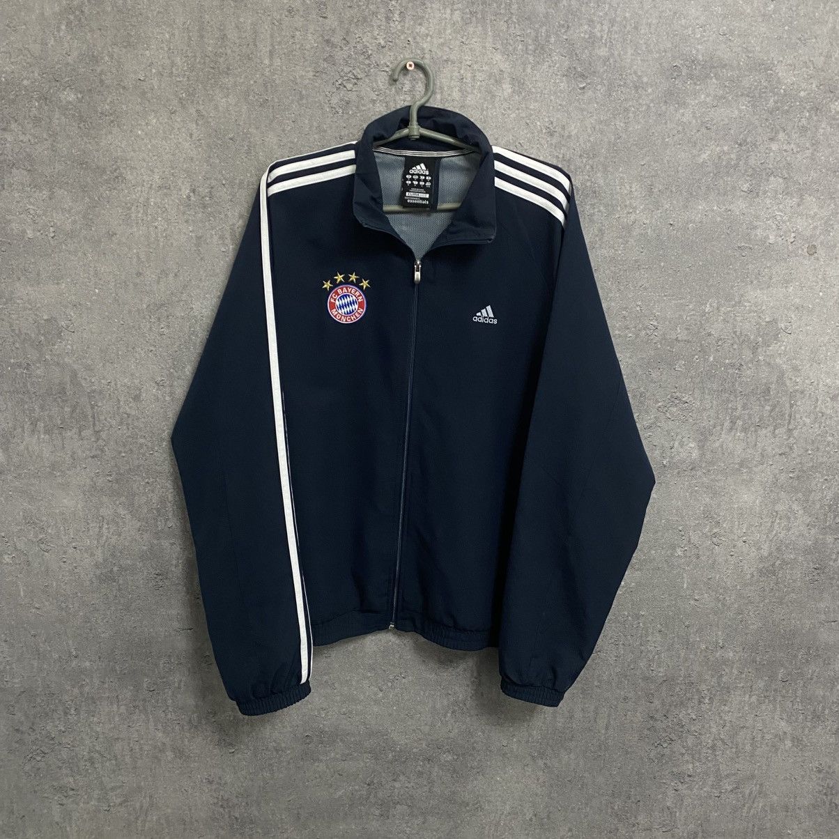 Adidas Adidas Fc Bayern Munich Track Jacket Vintage Soccer Size US M / EU 48-50 / 2 - 1 Thumbnail