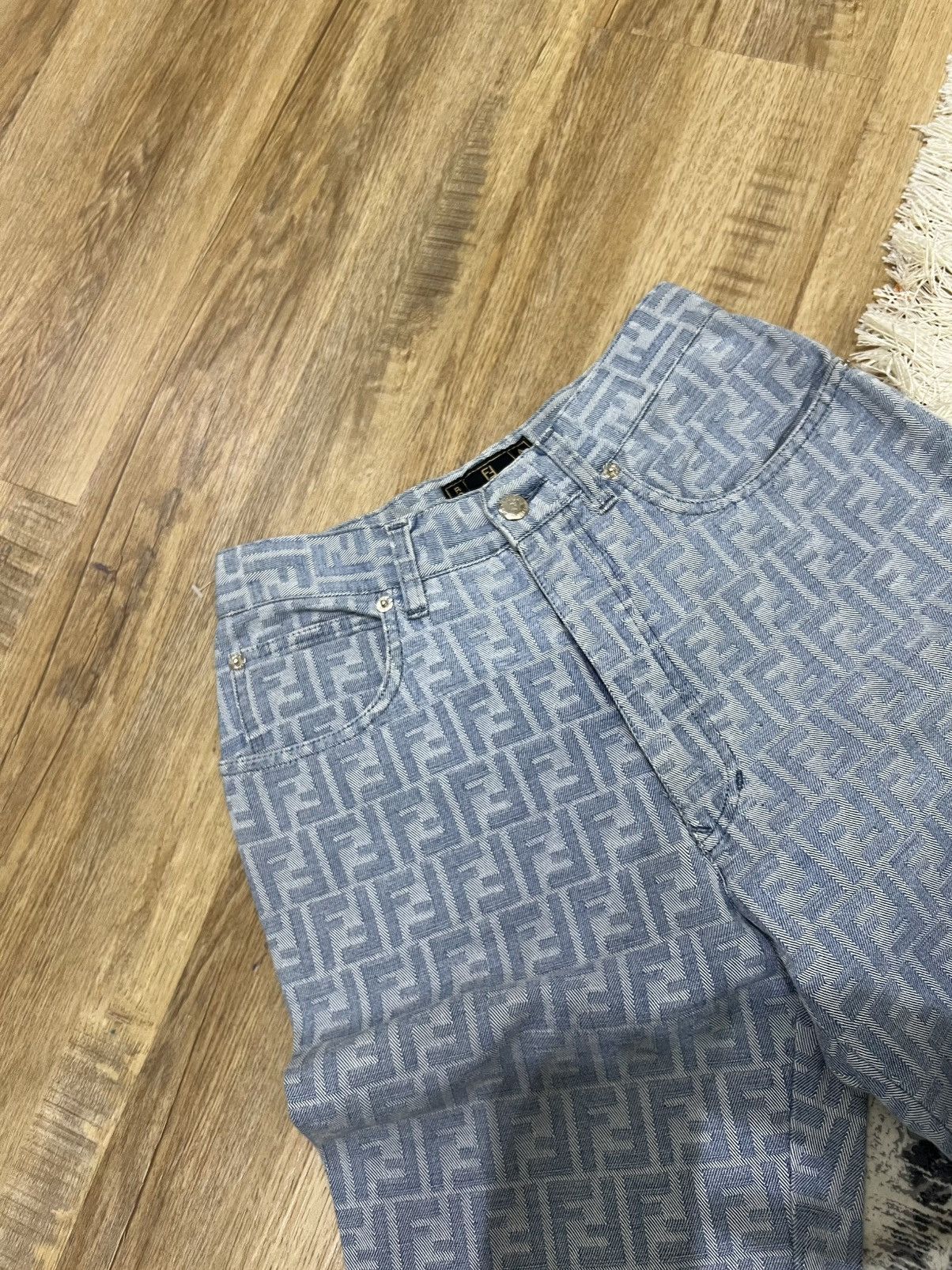 Fendi VINTAGE FENDI MONOGRAM ITALIAN DESIGNER JEANS DENIM Size US 26 / EU 42 - 7 Thumbnail