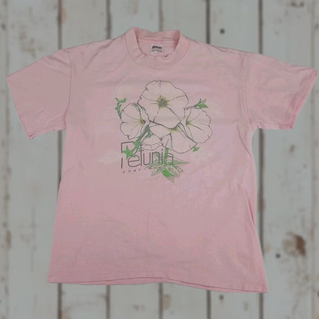 Pinko VINTAGE Petunia Charlevoix Print T Shirt Art Work Flower Michigan Pink Unisex Adults S Short Sleeve Crew Neck Vintage 80s Size US S / EU 44-46 / 1 - 1 Thumbnail