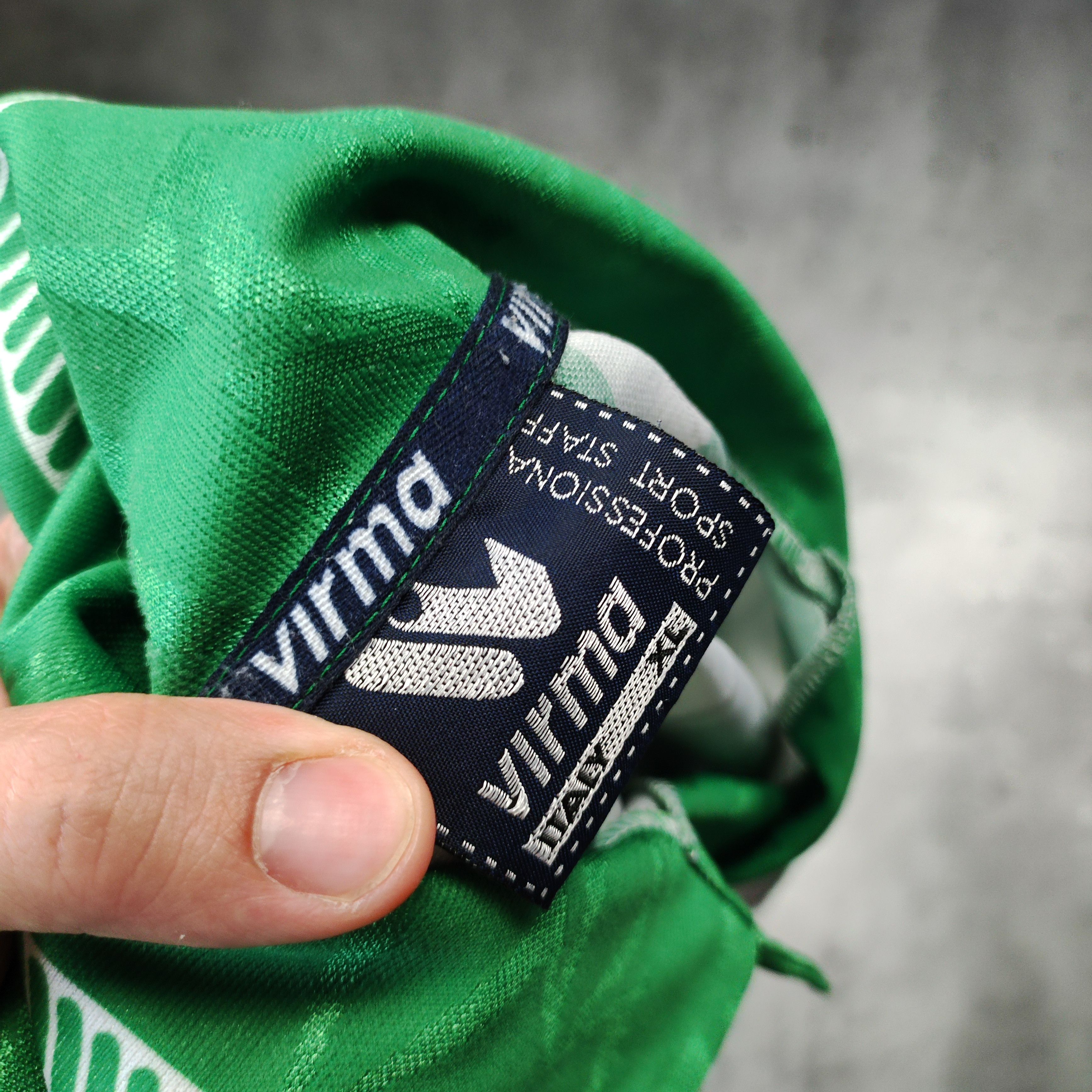 Vintage Vintage RARE 90s Avant Garde Football Longsleeve Jersey Size US XL / EU 56 / 4 - 6 Thumbnail