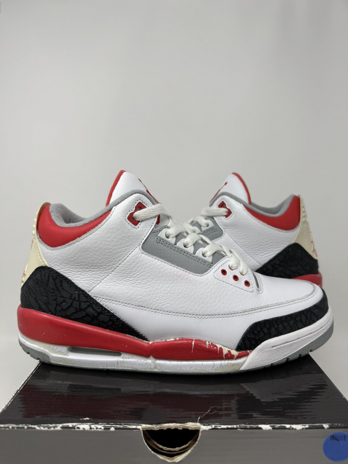 Jordan Brand Air Jordan 3 Retro Fire Red 2007 Size US 9 / EU 42 - 2 Thumbnail