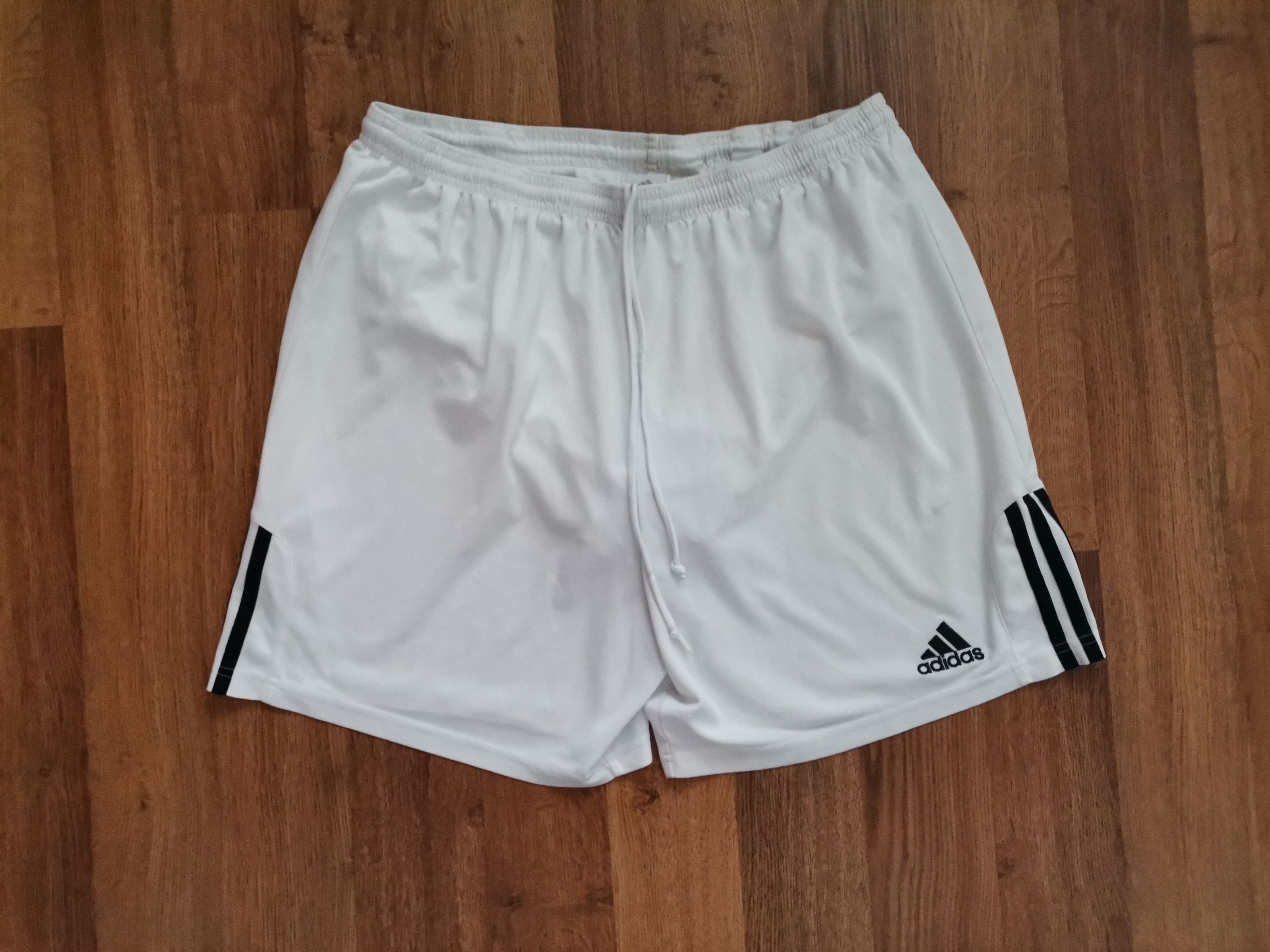 Adidas × Vintage Vintage Adidas Shorts Size US 34 / EU 50 - 1 Thumbnail