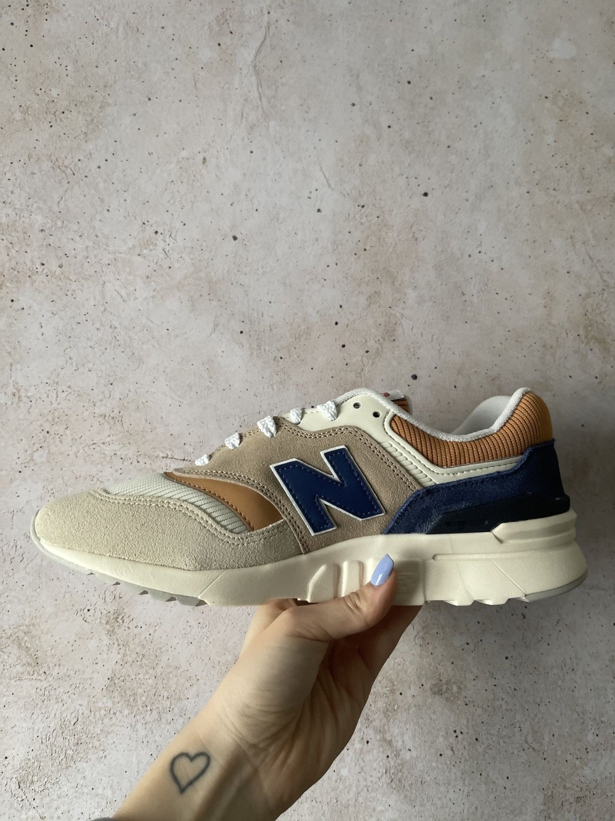 New Balance New Balance 997H Sweet Caramel Size US 8 / EU 41 - 2 Thumbnail