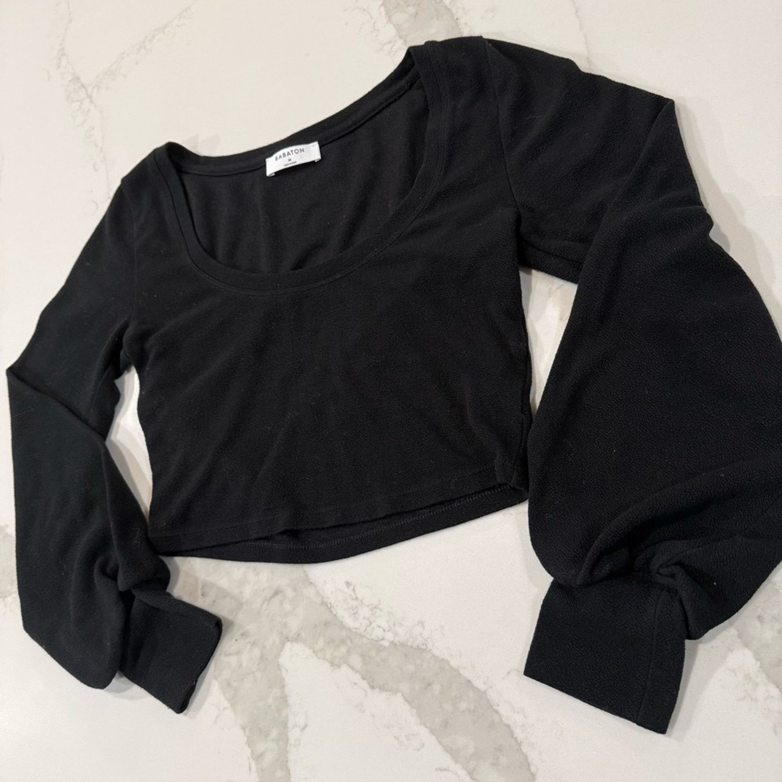 Aritzia Aritzia Babaton Paxton Cuffed Long Sleeve Crop Top Womens M Size M / US 6-8 / IT 42-44 - 9 Thumbnail