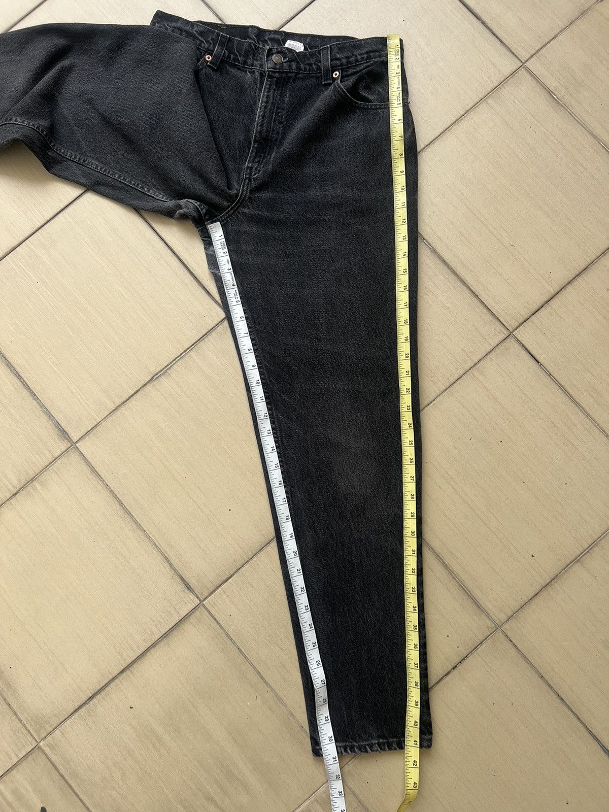 Levi's 1994 Levi’s 551 Relax Fit Tapered Leg Fade Black Denim Jeans Size US 32 / EU 48 - 5 Thumbnail