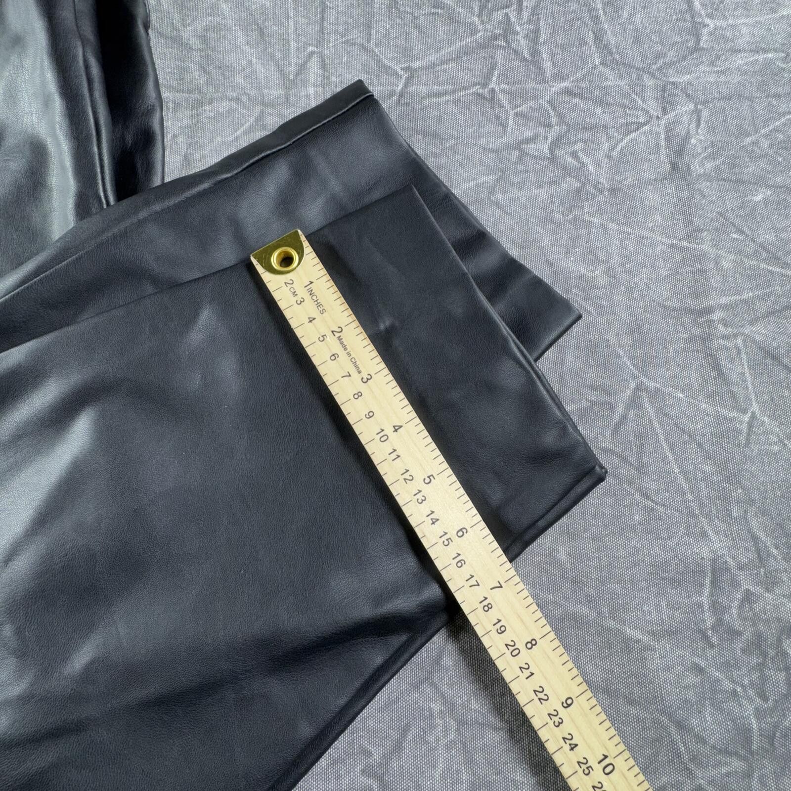 Banana Republic Banana Republic Pants Women's 10 Black Vegan Leather NWT Size 32" / US 10 / IT 46 - 4 Thumbnail