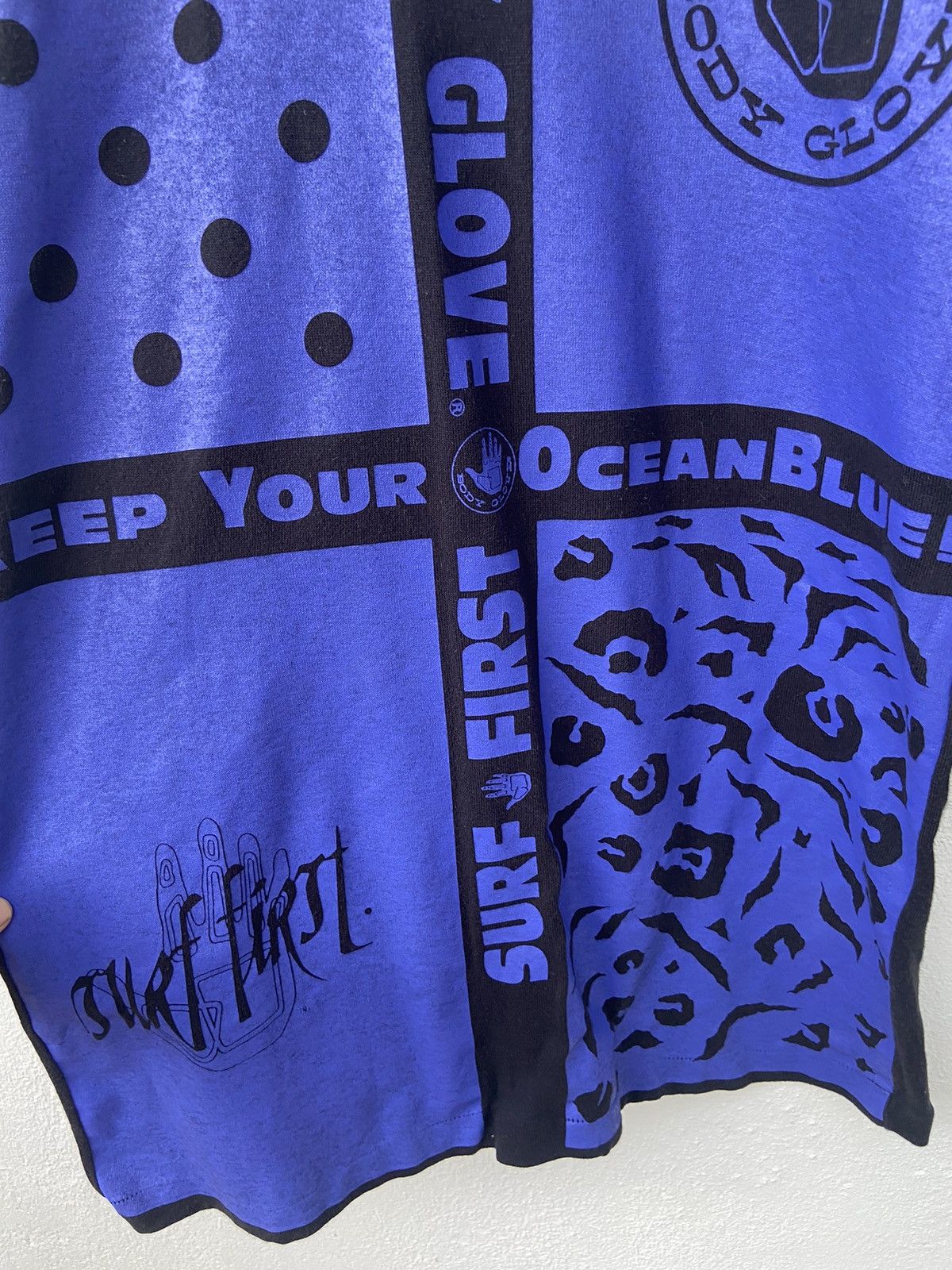 Body Glove 🔥 Vtg 80s Body Glove t shirt long sleeve surf design Size US L / EU 52-54 / 3 - 5 Thumbnail
