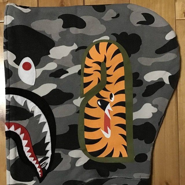 Bape 🔥NFS exclusive🔥 BAPE camo shark full zip hoodie APE NIGO Size US L / EU 52-54 / 3 - 6 Thumbnail