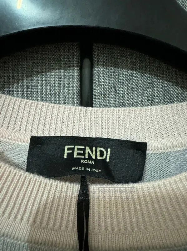 Fendi Fendi Color Block Logo Knit Sweater for Men . Size US XL / EU 56 / 4 - 4 Thumbnail