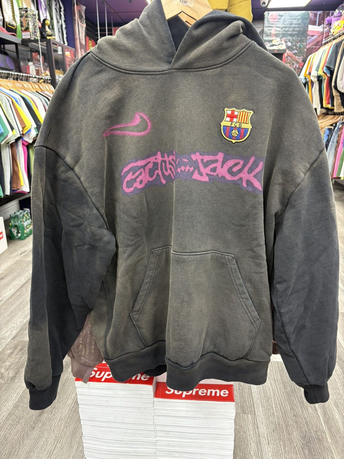 Travis Scott Travis Scott x Nike x FC Barcelona Spray Logo