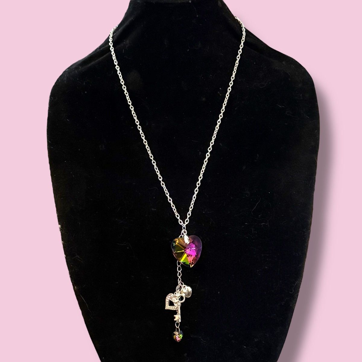 Other Long silver tone prism heart pendant tassel necklace Size ONE SIZE - 1 Thumbnail