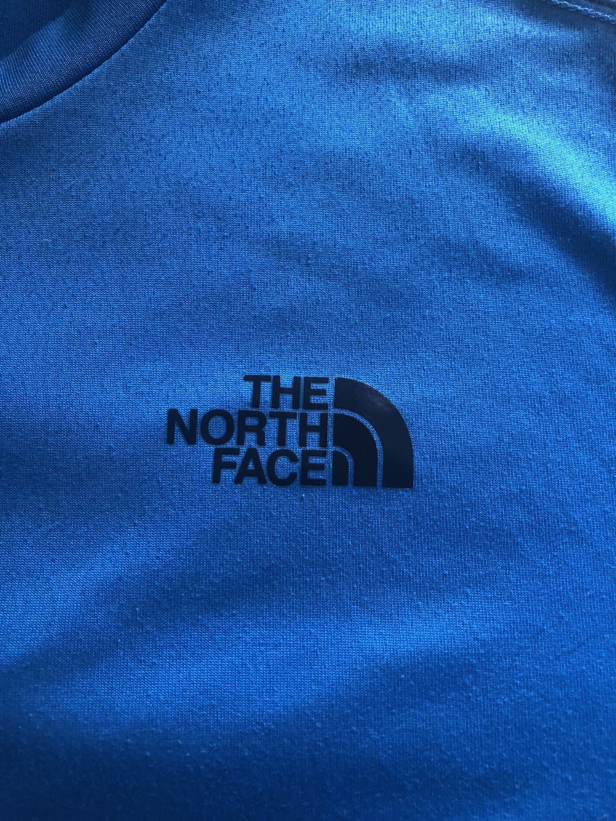 The North Face THE NORTH FACE QUALITY SPORT LIGHT WORKOUT TEE SHIRT Size US M / EU 48-50 / 2 - 2 Thumbnail