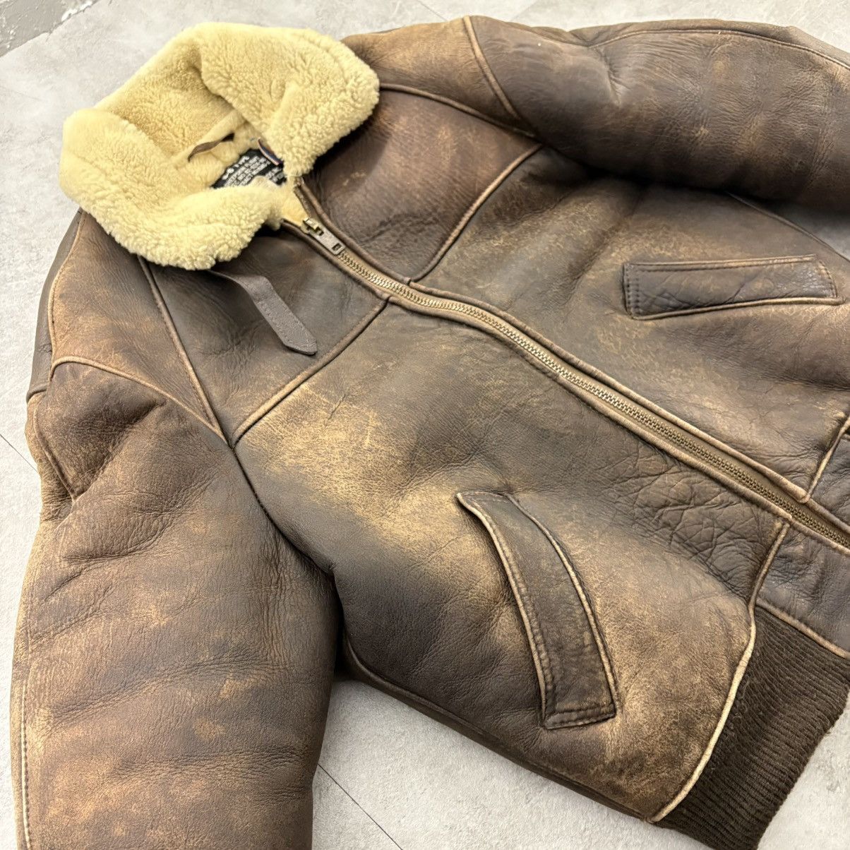 Schott Schott B-6 Sheepskin Flight Jacket – Made in USA (L) Size US L / EU 52-54 / 3 - 19 Thumbnail