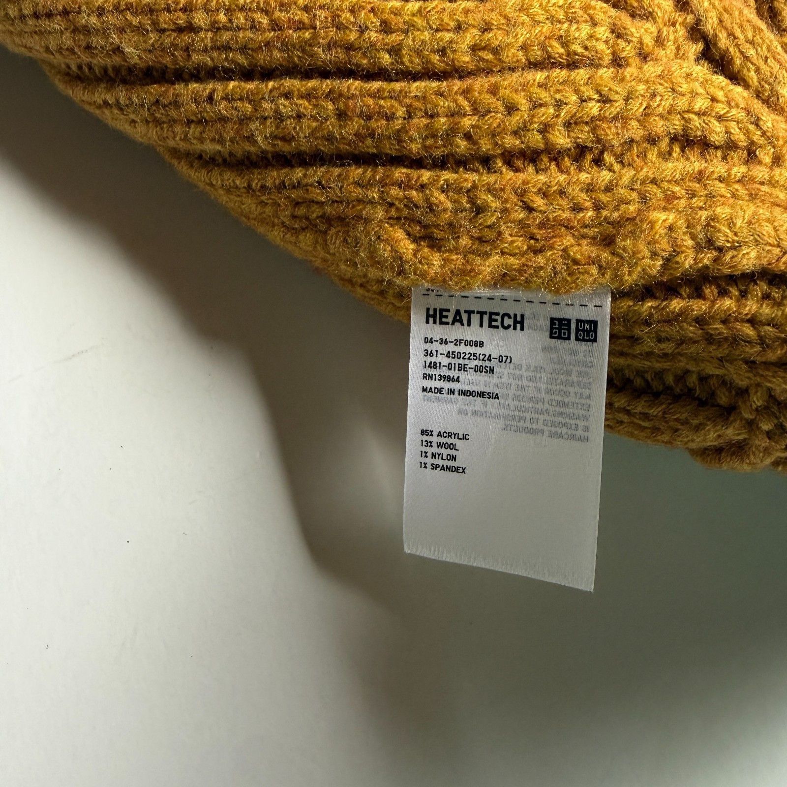 Uniqlo Uniqlo Heattech Ribbed Knit Beanie in Golden Yellow - Unisex Size ONE SIZE - 4 Thumbnail