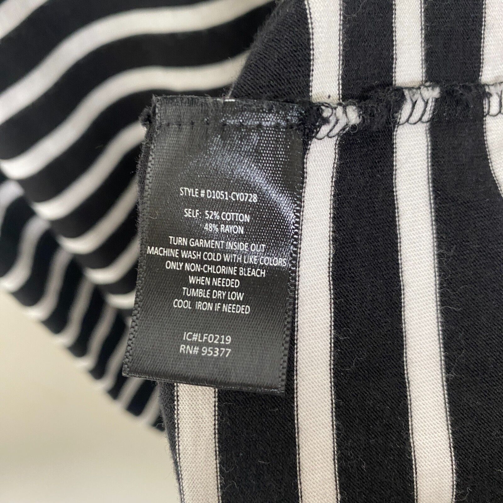 Sanctuary Sanctuary 3/4 Sleeve Black White Stripe Open Tie Back Dress Size XS / US 0-2 / IT 36-38 - 8 Thumbnail