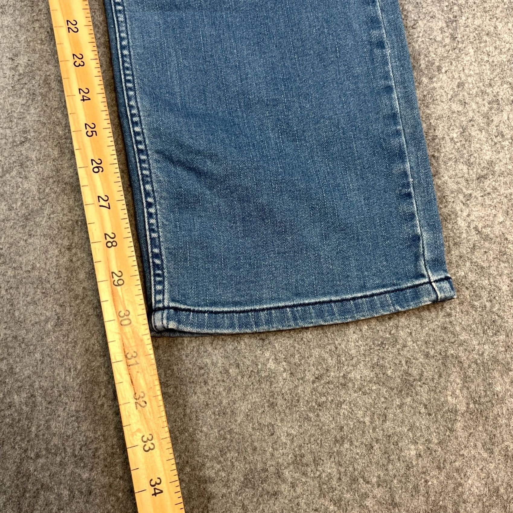 Calvin Klein Calvin Klein Jeans Straight 32 32 Mid Wash Blue Denim 5-Pocket Design Mens Modern Regular Blue Size US 32 / EU 48 - 4 Thumbnail