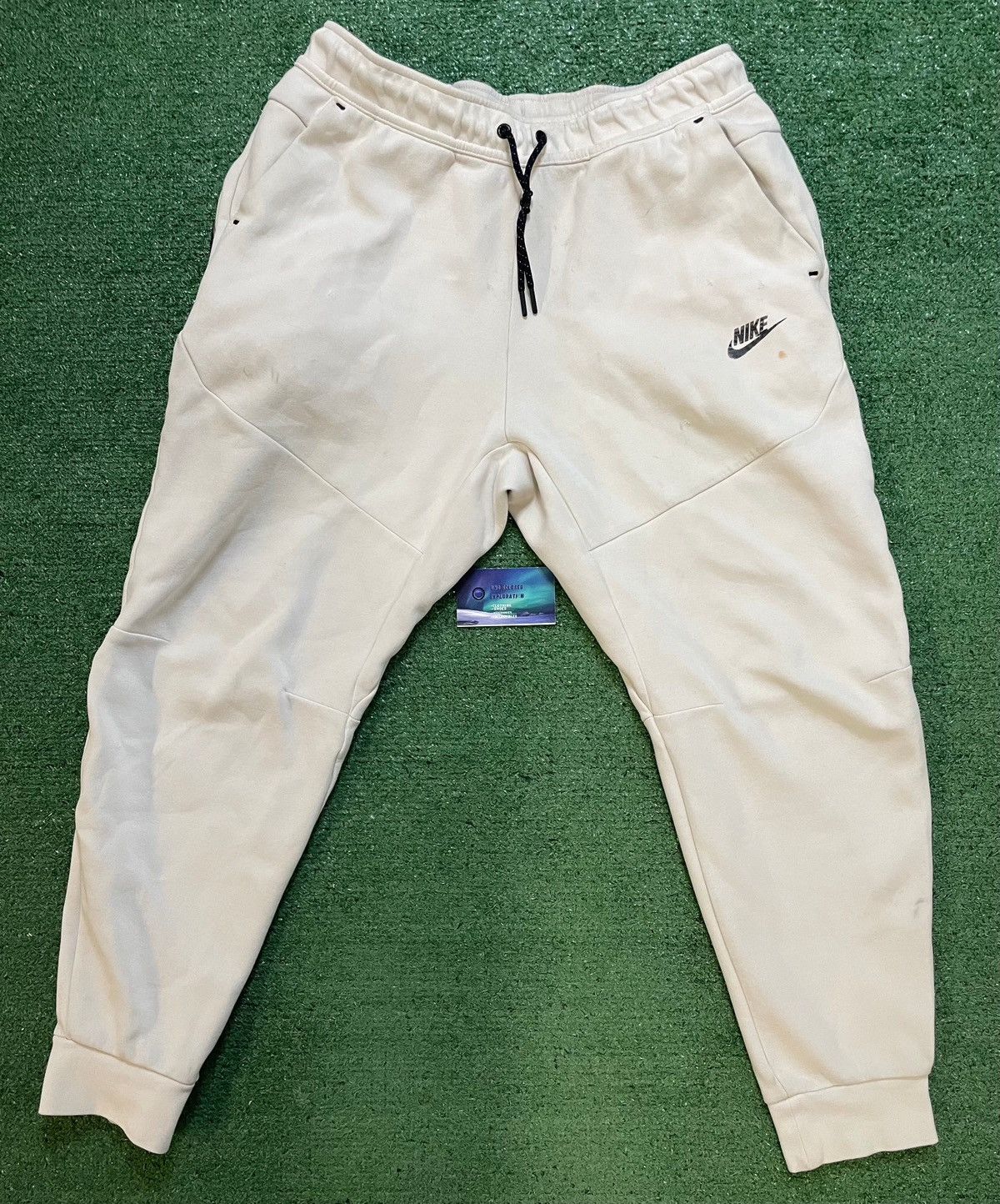 Nike Nike beige tech fleece pants Size US 32 / EU 48 - 1 Thumbnail