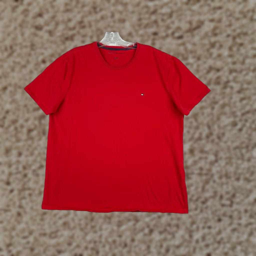 Tommy Hilfiger Tommy Hilfiger Shirt Adult Large Red Short Sleeve Crew Neck 100% Cotton Size US L / EU 52-54 / 3 - 1 Thumbnail
