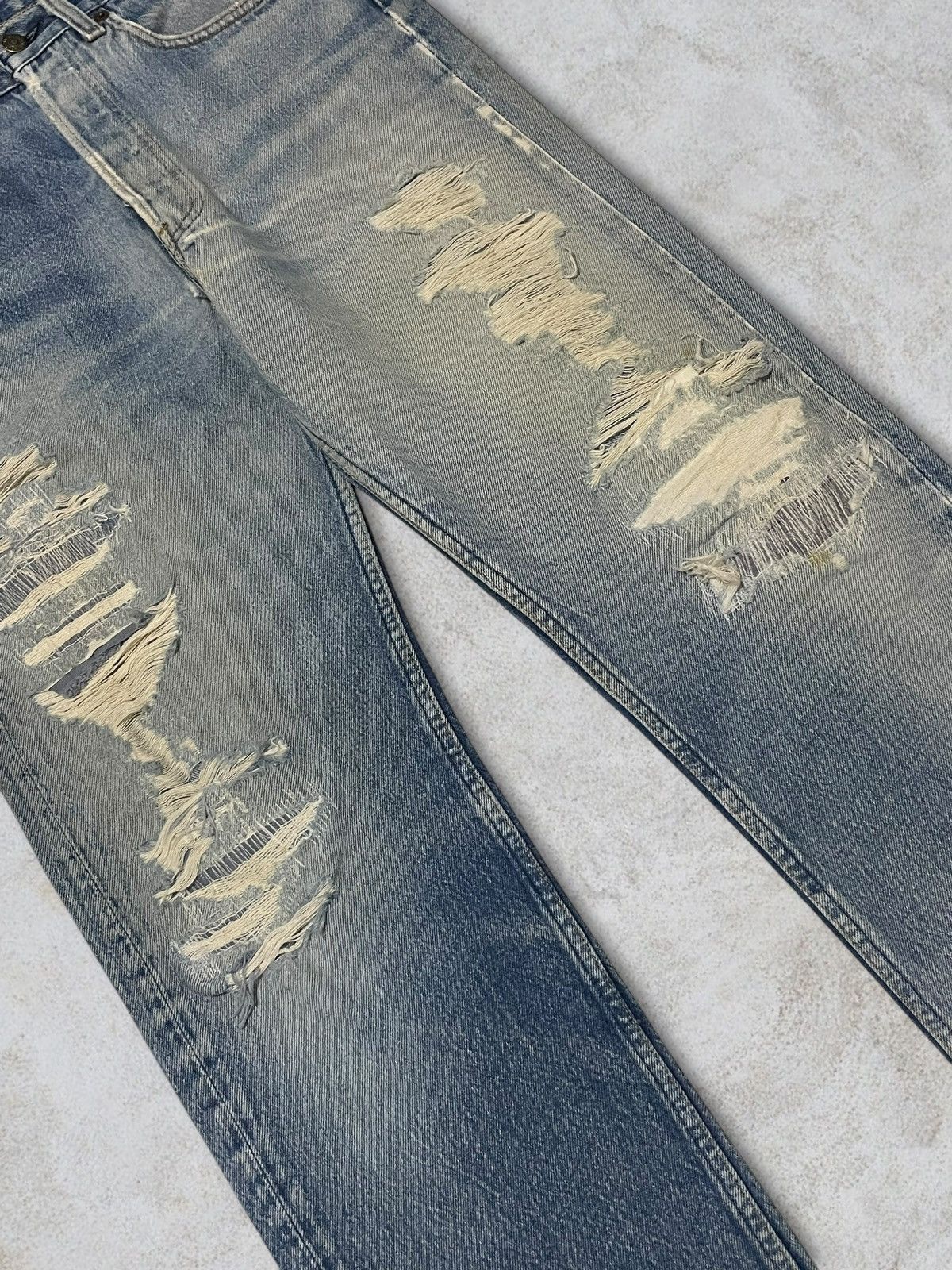 Levi's Vintage Clothing Vintage Levi’s 501 Distressed Washed ButtonFly Straight Jean Size US 31 - 3 Thumbnail