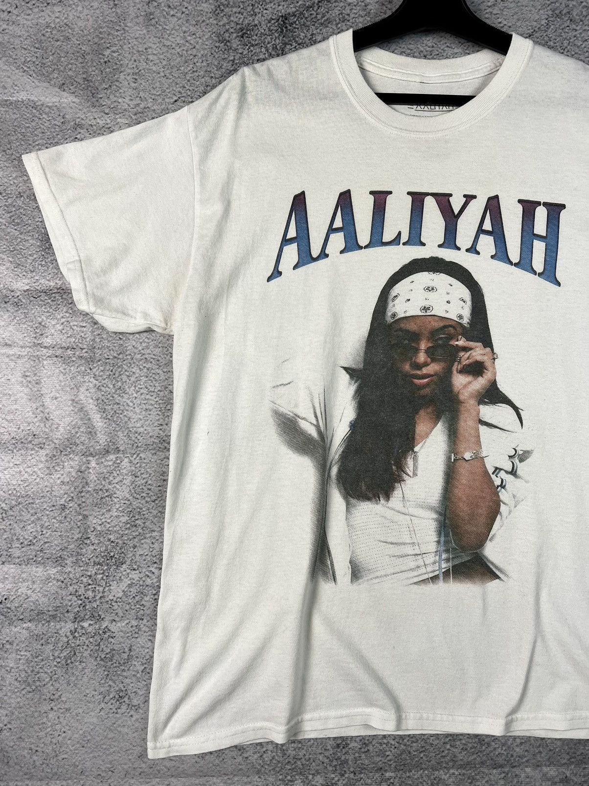Band Tees Aaliyah merchandise T-shirt Size US S / EU 44-46 / 1 - 4 Thumbnail