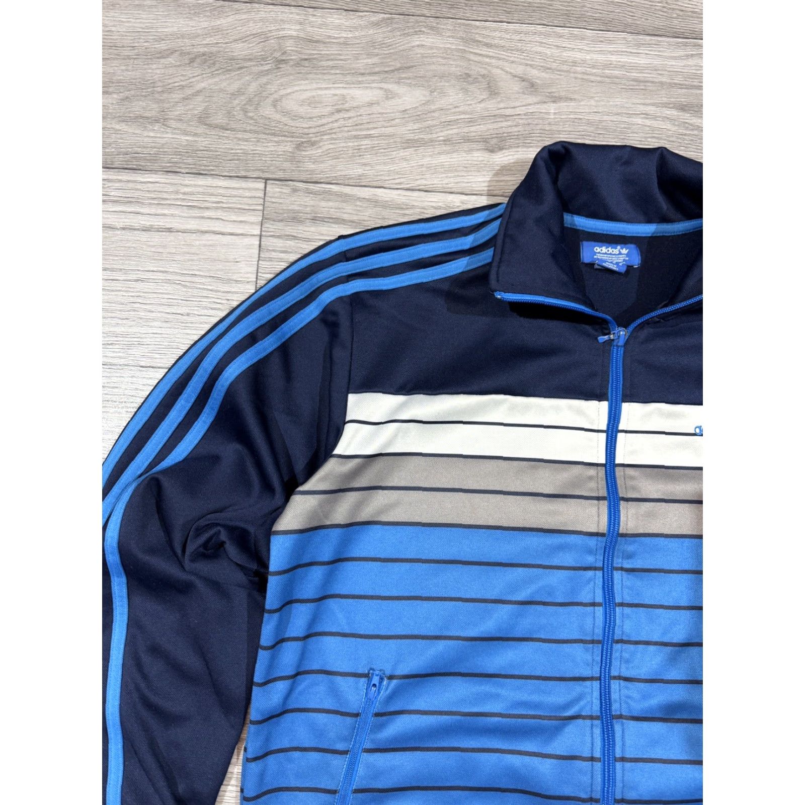 Adidas VINTAGE adidas Originals TT Retro Track Jacket M Blue Mens Track Jacket Retro 90s Size US M / EU 48-50 / 2 - 5 Thumbnail