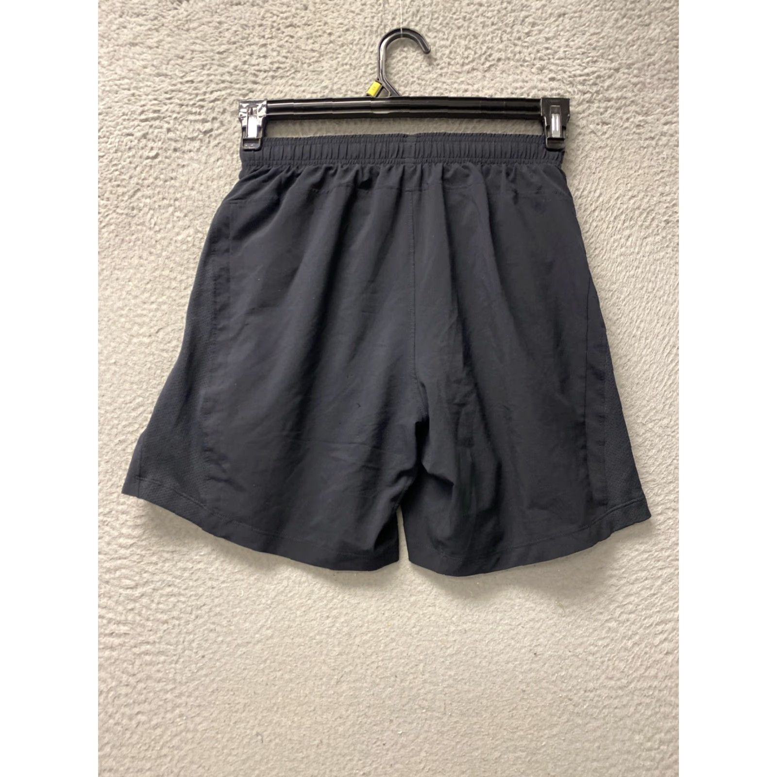 Under Armour VINTAGE Under Armour Women's Athletic Shorts Black M Elastic Waist Cross Training Running 90s Womens Size 32" / US 10 / IT 46 - 7 Thumbnail
