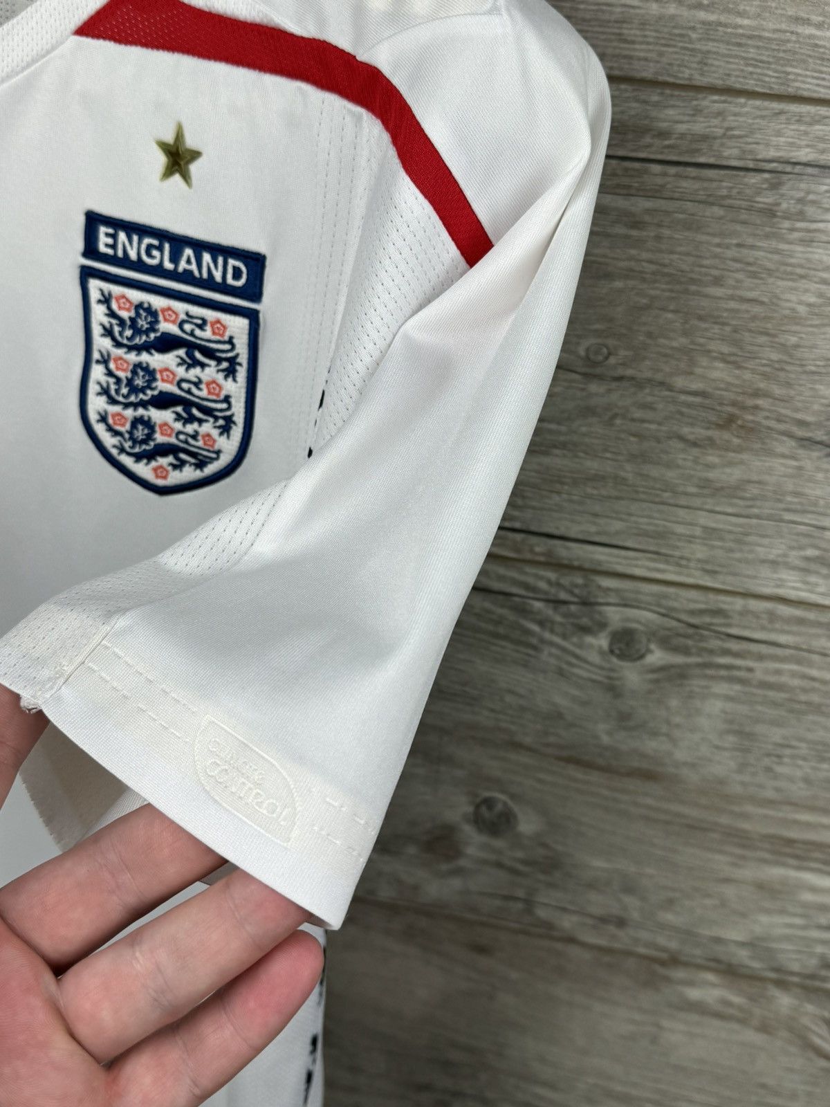 Umbro ENGLAND 2007 2009 HOME SHIRT FOOTBALL SOCCER JERSEY SIZE M Size US M / EU 48-50 / 2 - 6 Thumbnail