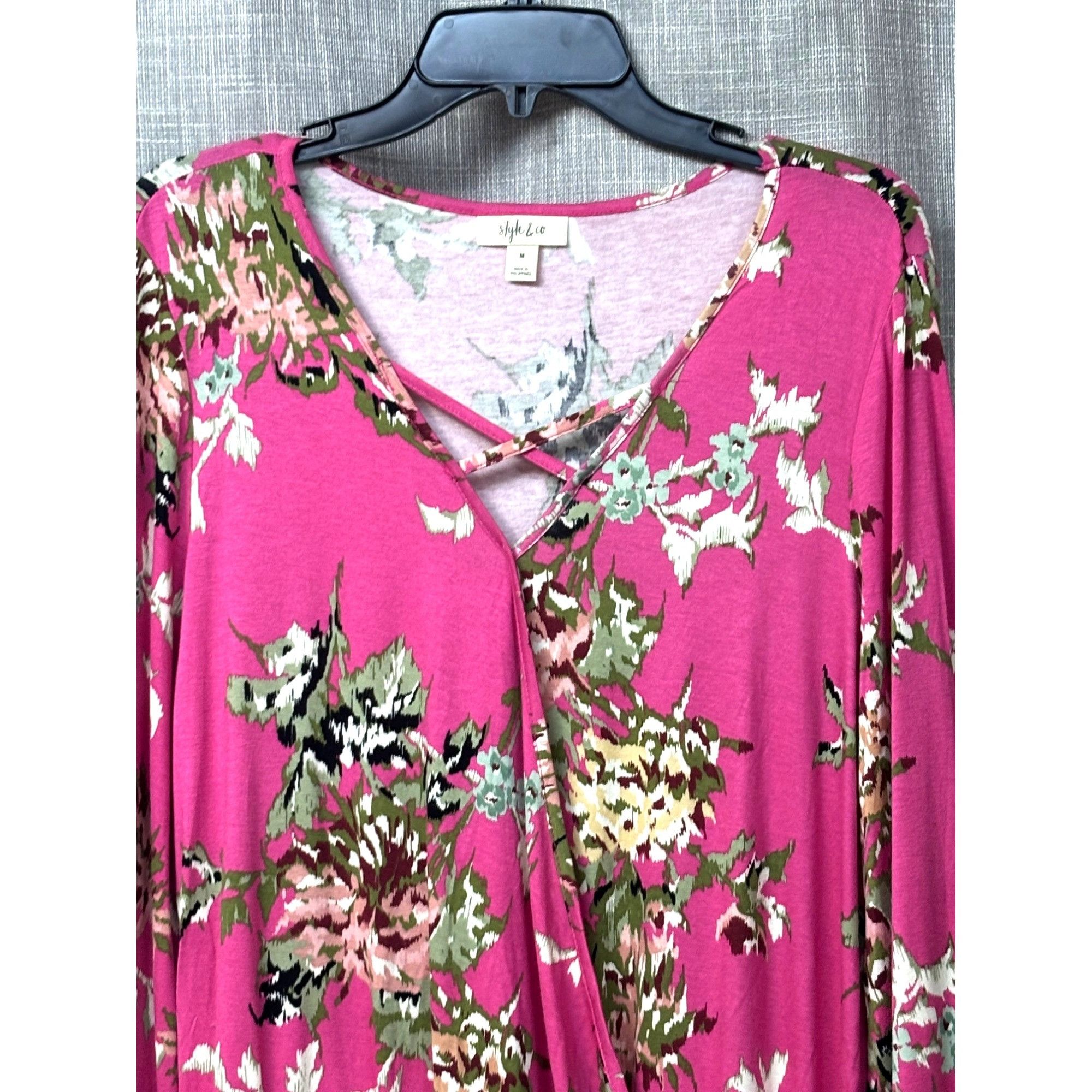 Other Style & Co Floral-Print Smocked Surplice Top, Pink Vintage Size M / US 6-8 / IT 42-44 - 6 Thumbnail