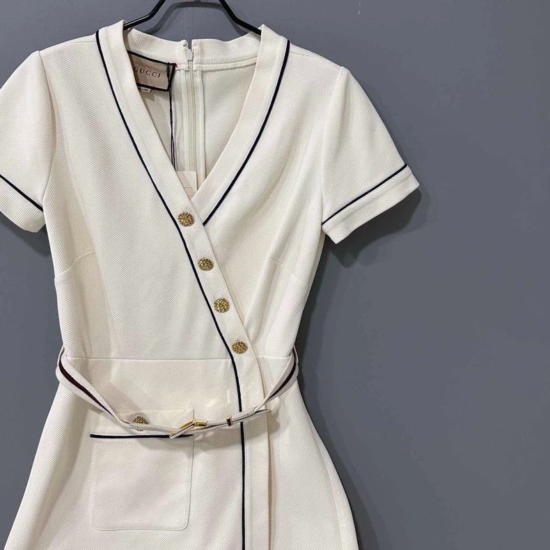 Gucci White Dress with Gold Buckle from Gucci-2505 Size S / US 4 / IT 40 - 2 Thumbnail