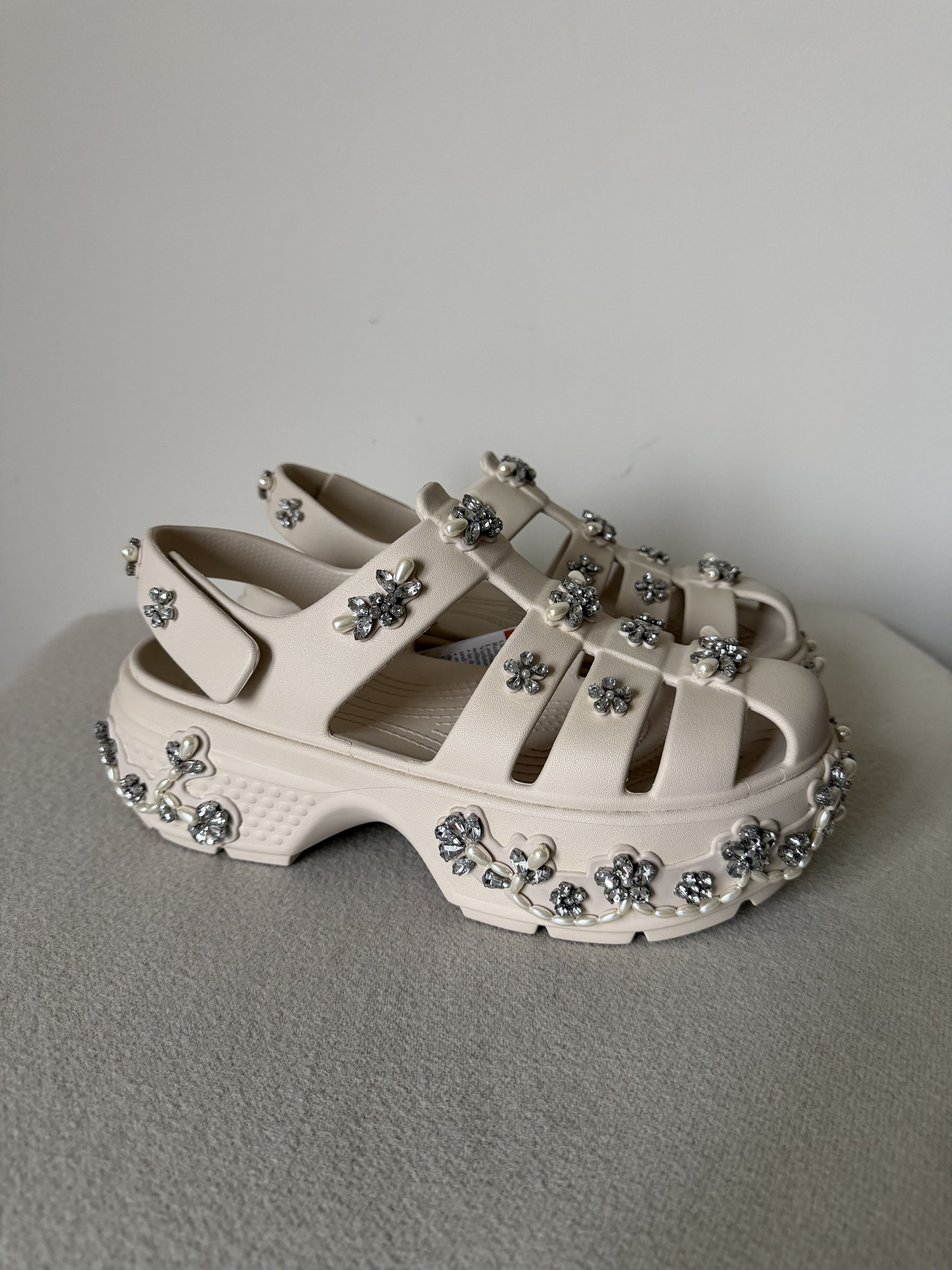 Simone Rocha Crocs Stomp Fisherman Sandals in Stucco