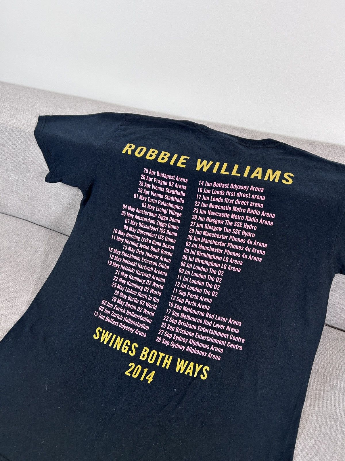 Band Tees × Vintage Robbie Williams 2014 vintage tour tee Size US M / EU 48-50 / 2 - 8 Thumbnail