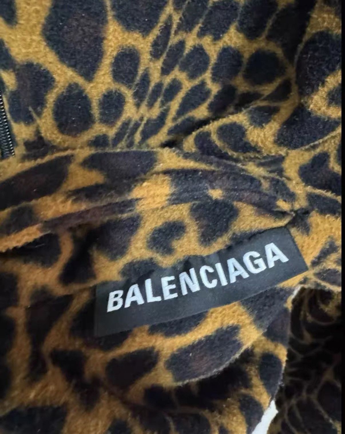 Balenciaga Balenciaga Leopard Print Fleece Jacket J40 Size US S / EU 44-46 / 1 - 3 Thumbnail