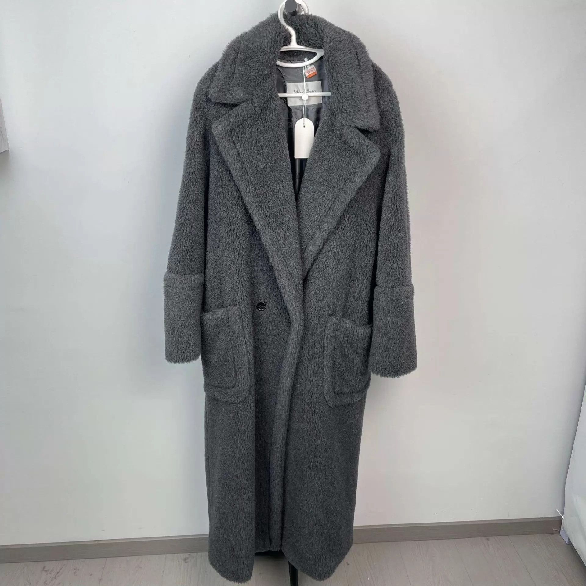 Max Mara MaxMara Teddy Bear Coat M Gray Size M / US 6-8 / IT 42-44 - 1 Thumbnail