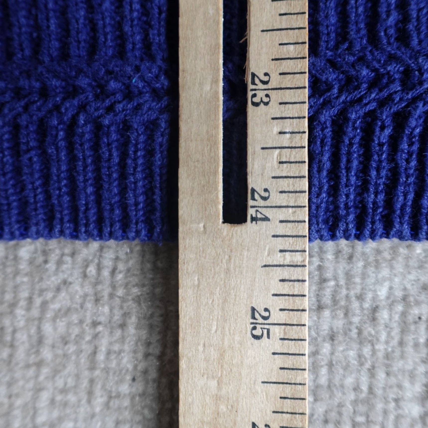 Van Heusen VINTAGE Van Heusen Sweater Geometric 3D Small Blue Men Crew Neck Pullover Knit Size US S / EU 44-46 / 1 - 3 Thumbnail