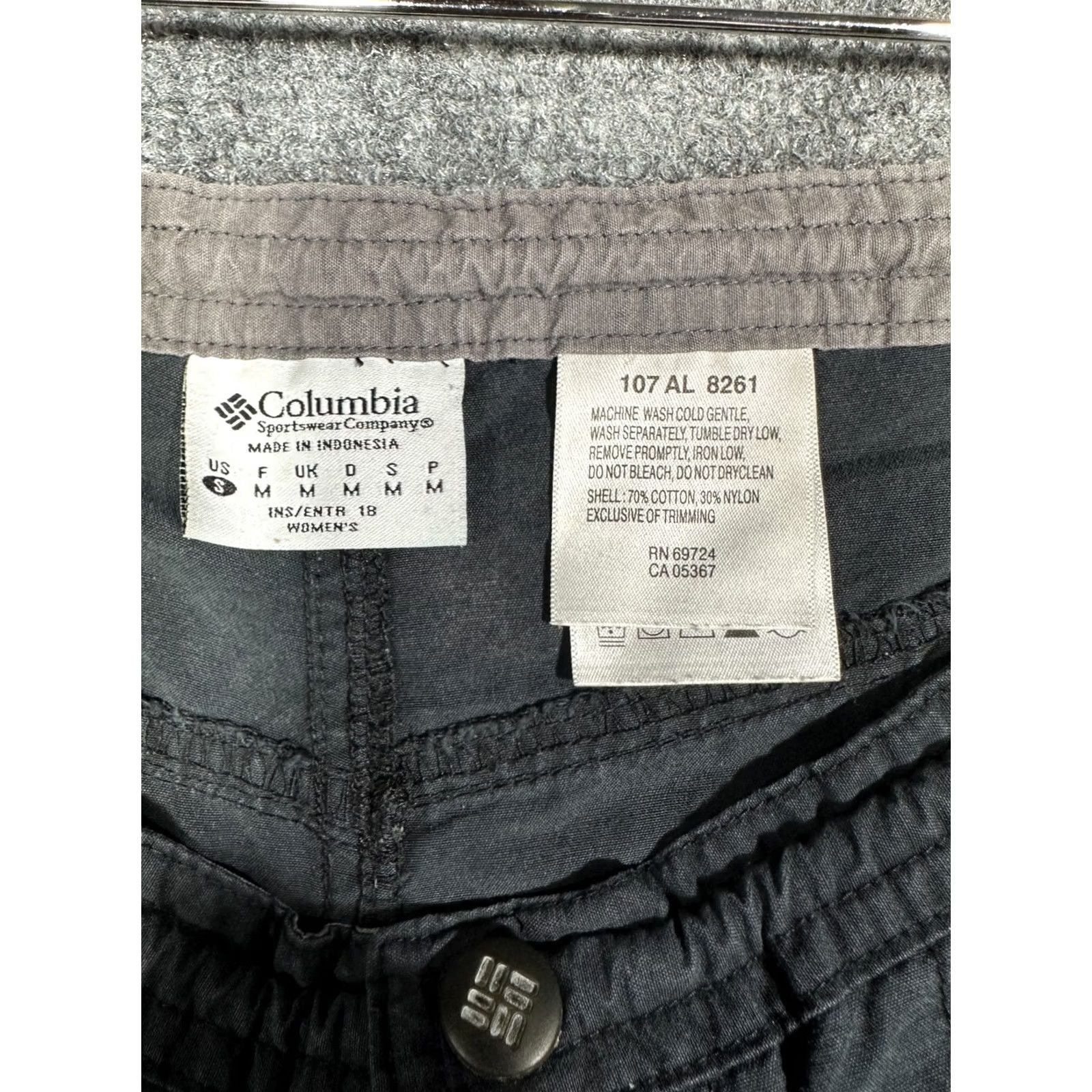 Vintage Columbia Pants Women Small Crop Cargo Faded Black Cotton Nylon Pockets Adjustabl Size 28" / US 6 / IT 42 - 4 Thumbnail