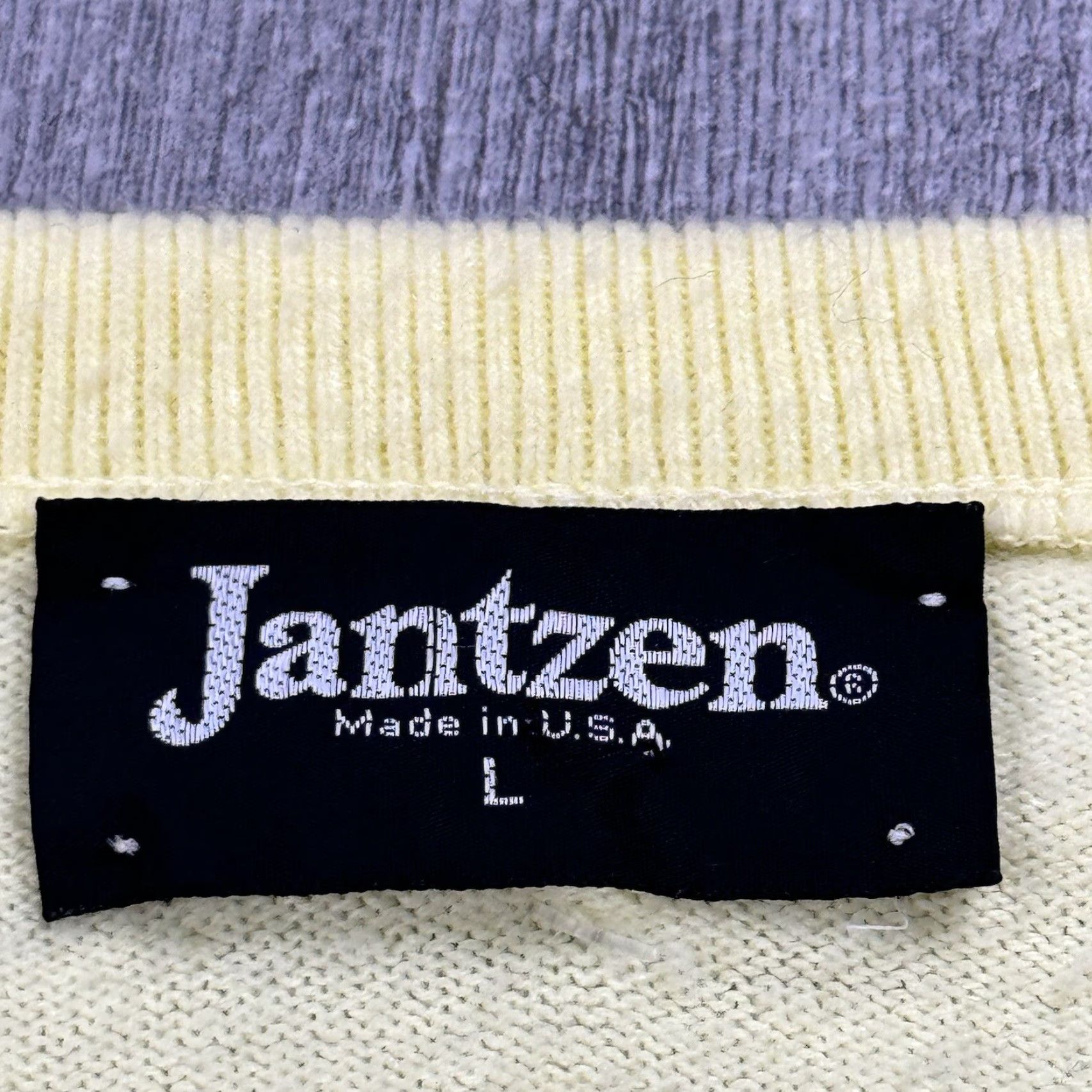 Jantzen VINTAGE JANTZEN 90s V-NECK PULLOVER SWEATER MENS BUTTER YELLOW SIZE LARGE Size US L / EU 52-54 / 3 - 3 Thumbnail