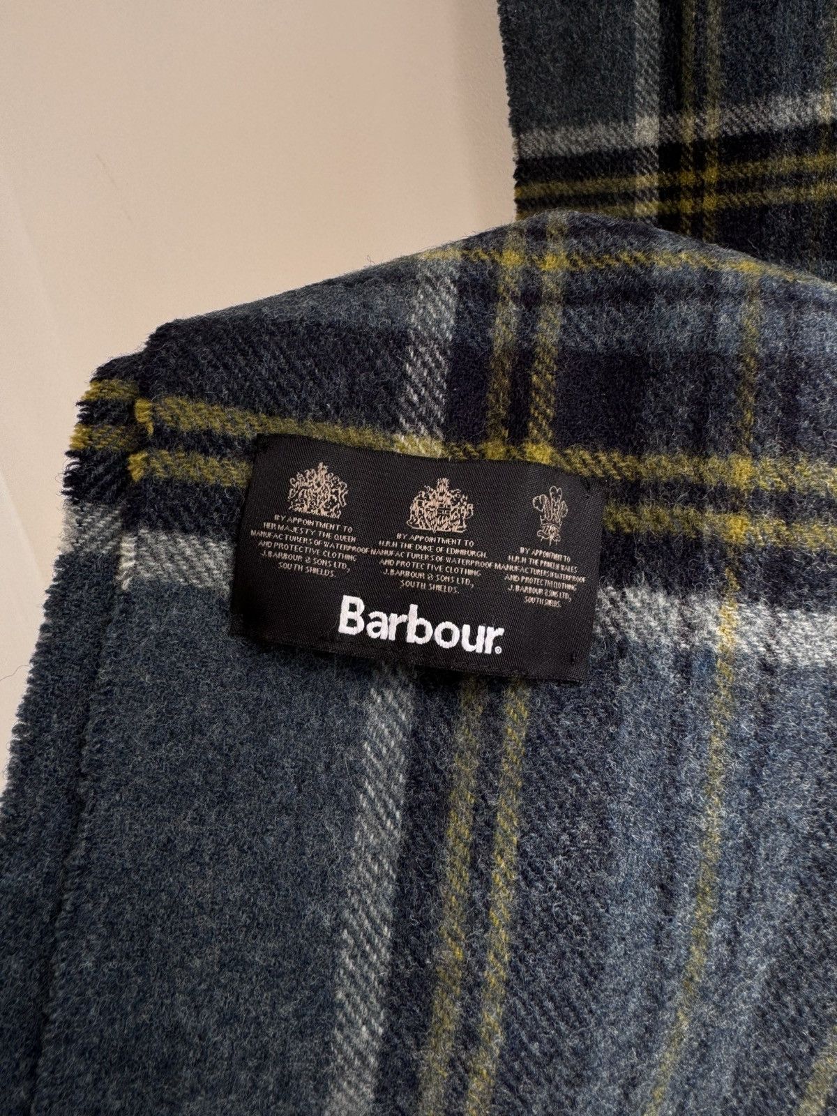 Barbour Barbour Classic 100% Lambswool Tartan Plaid Scarf Green Blue Size ONE SIZE - 3 Thumbnail