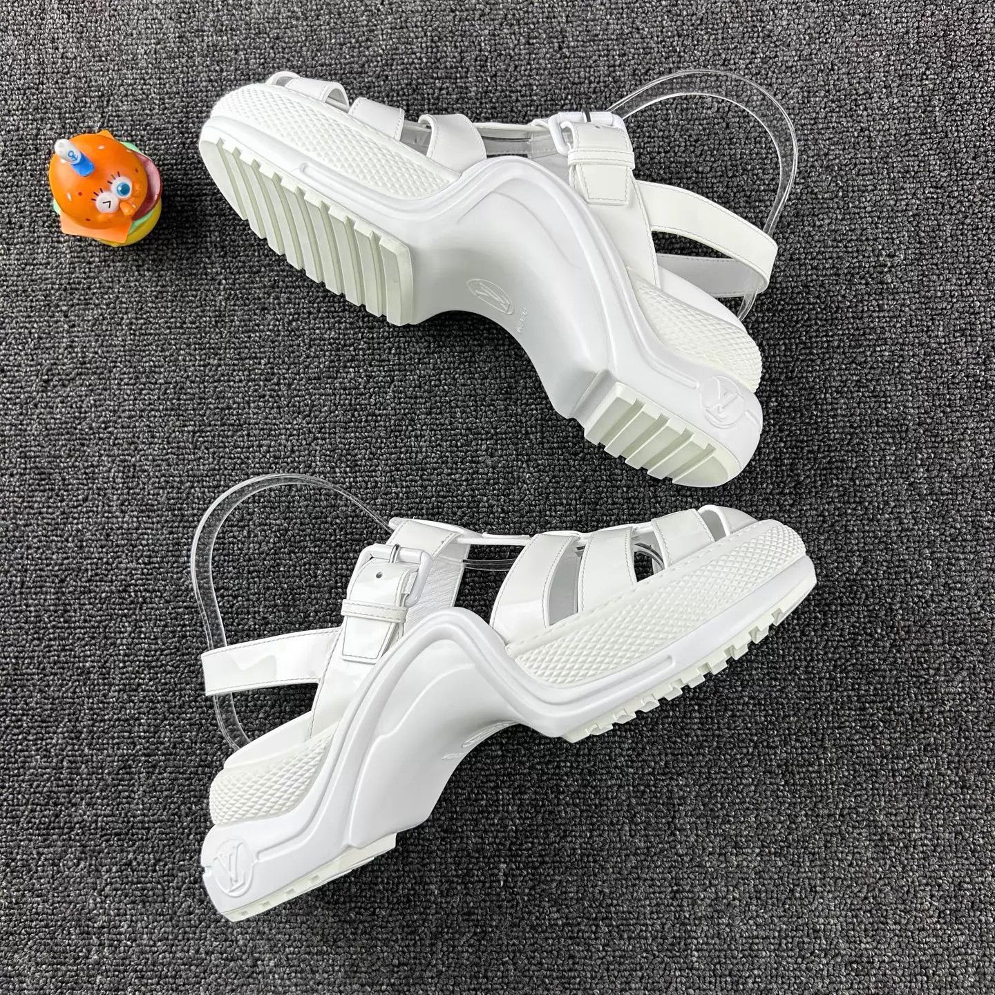 Louis Vuitton LV White Roman Sandals EUR 38.5 New Size US 8 / IT 38 - 4 Thumbnail