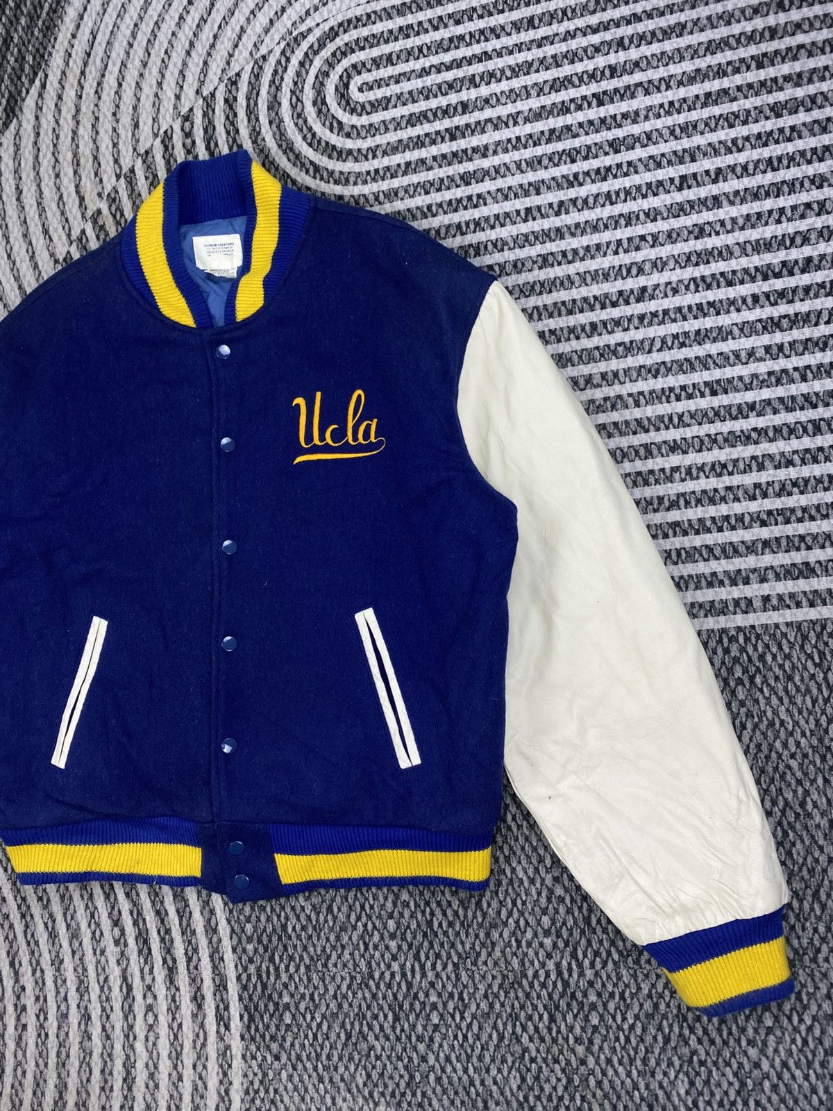 Rainbow Country 🔥Vintage 80s UCLA Embroidery Leather Sleeve Varsity Jacket Size US XL / EU 56 / 4 - 4 Thumbnail
