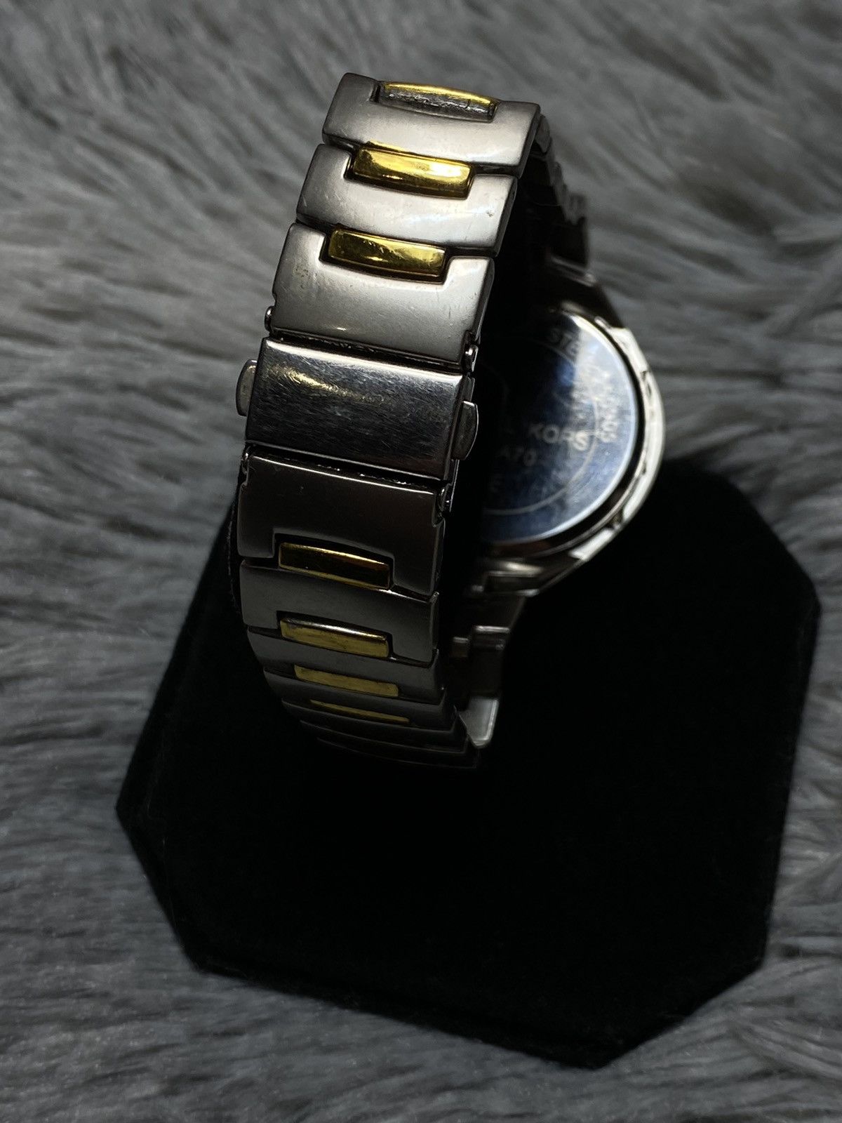 Jewelry Futuristic Quartz Watch with Gold Accents - Japanese Brand Size ONE SIZE - 5 Thumbnail