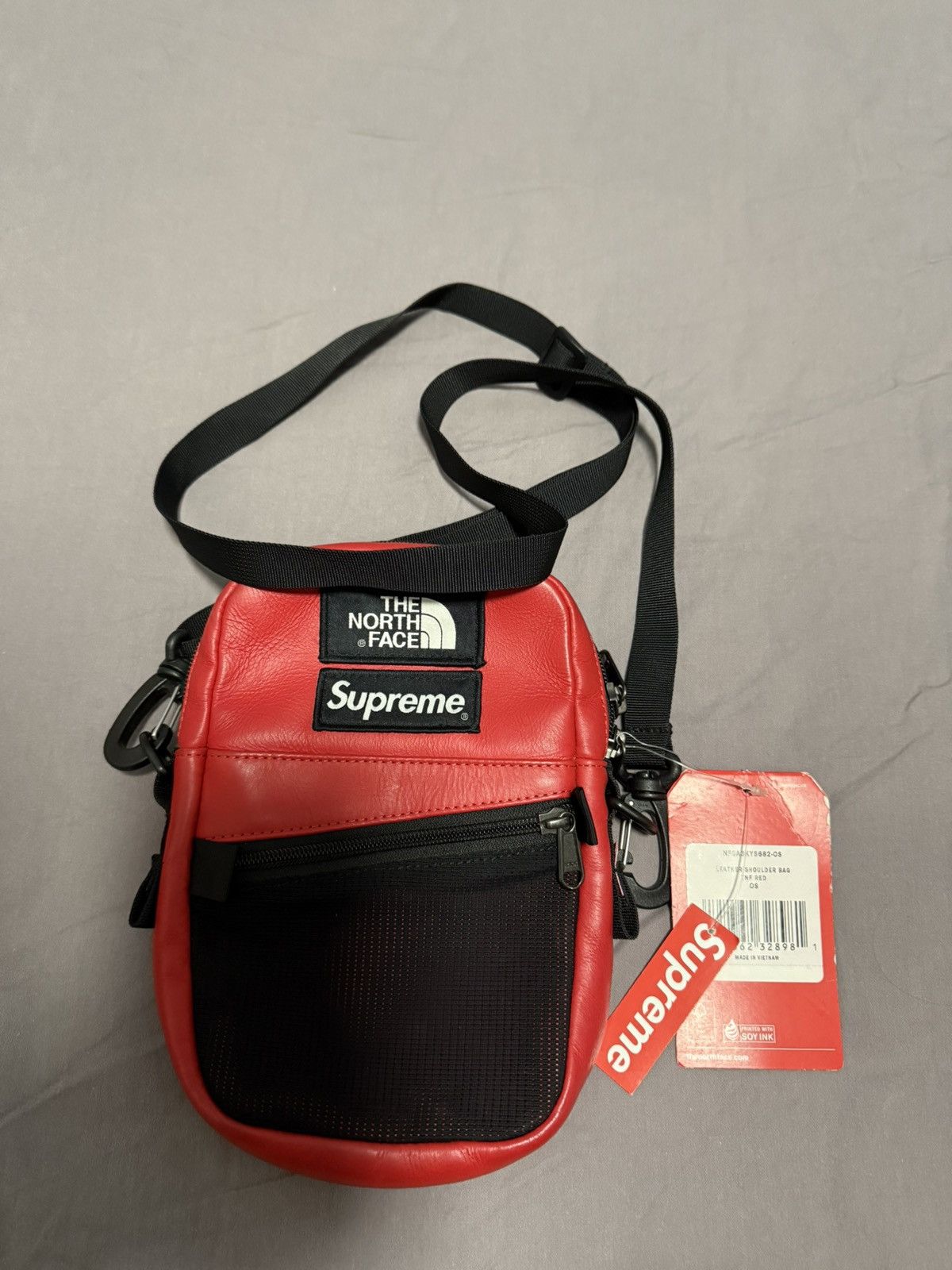 Supreme Supreme the north face tnf leather shoulder bag Red Size ONE SIZE - 1 Thumbnail