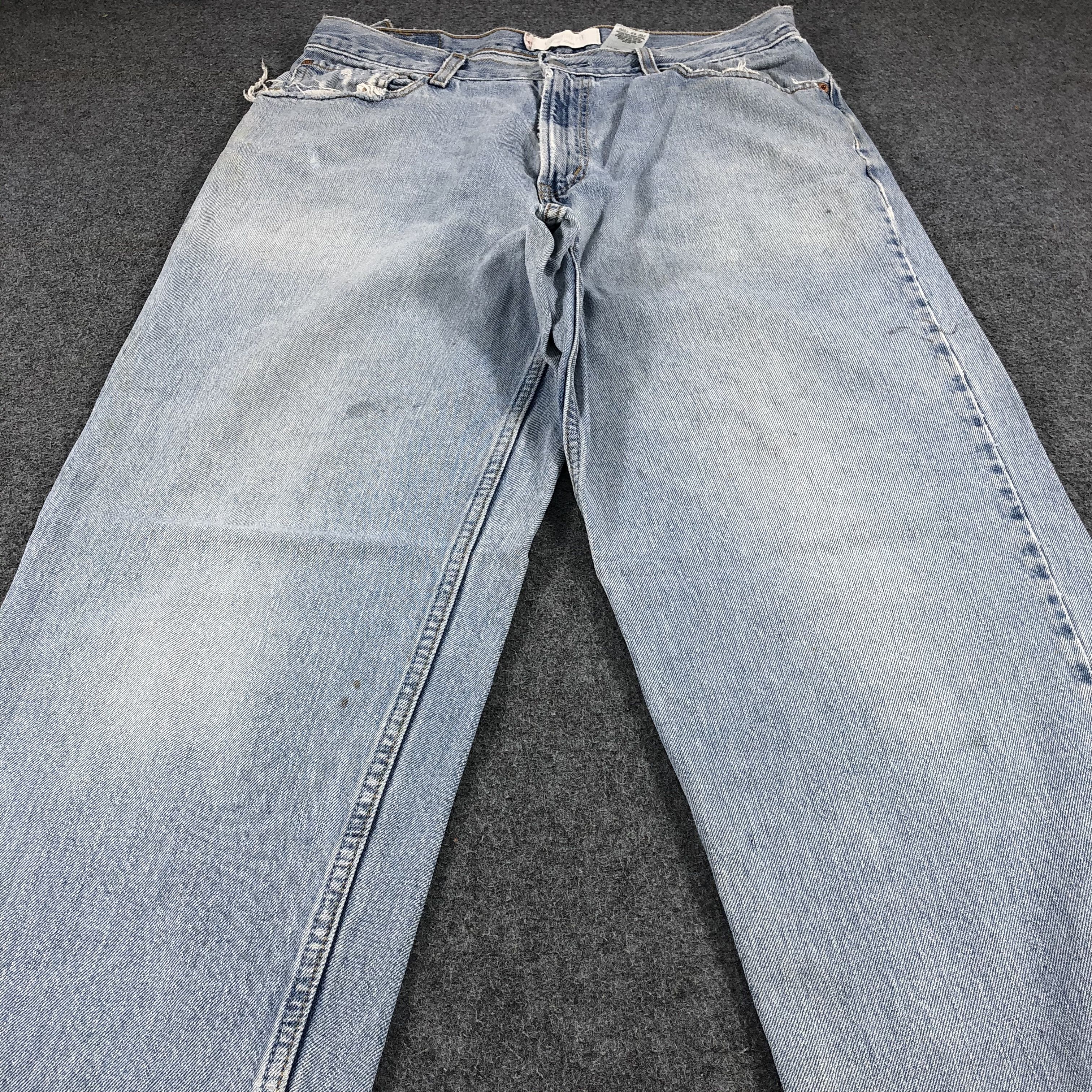 Levi's Light Washed Denim Vintage Levis Jeans Lot 550-J922 Size US 34 / EU 50 - 3 Thumbnail