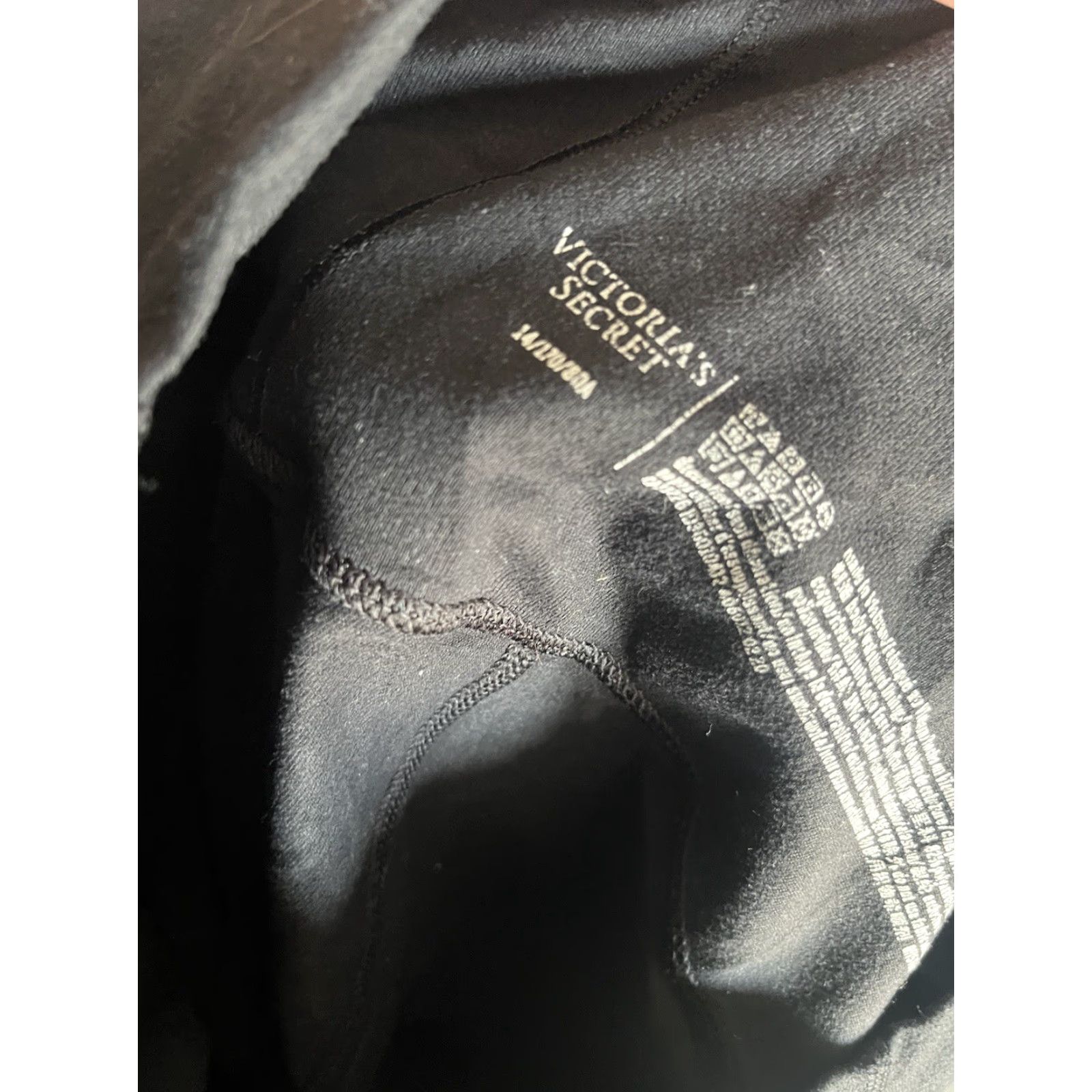Victoria's Secret Victoria’s Secret Leggings Women Black 14 Activewear Ankle Elastic Waist Logo Victoria’s Secret Womens 14 Black Leggings Size 36" / US 14 / IT 50 - 5 Thumbnail