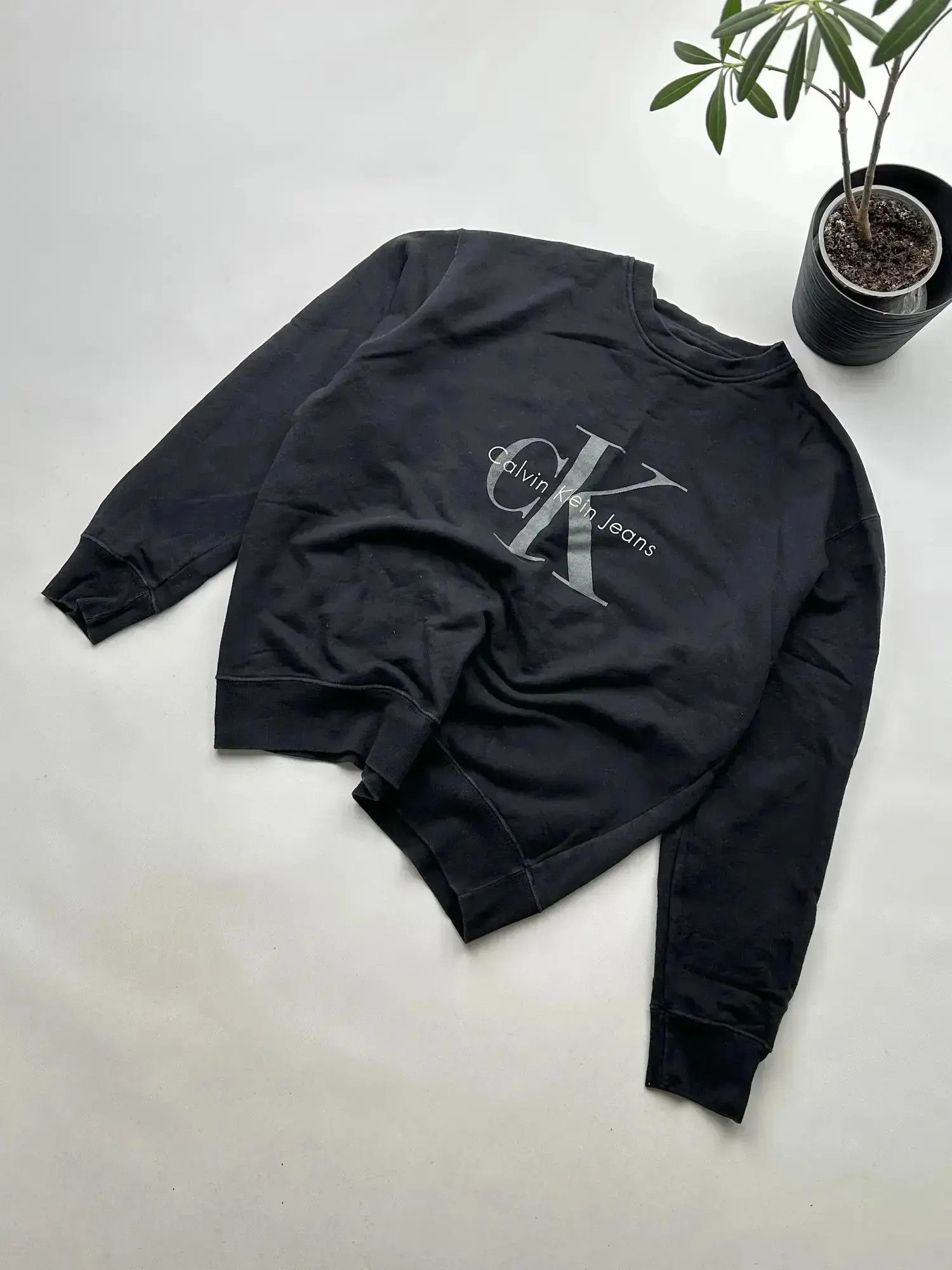 Calvin Klein Calvin Klein Vintage 90's Sweatshirt (29) Size US M / EU 48-50 / 2 - 1 Thumbnail