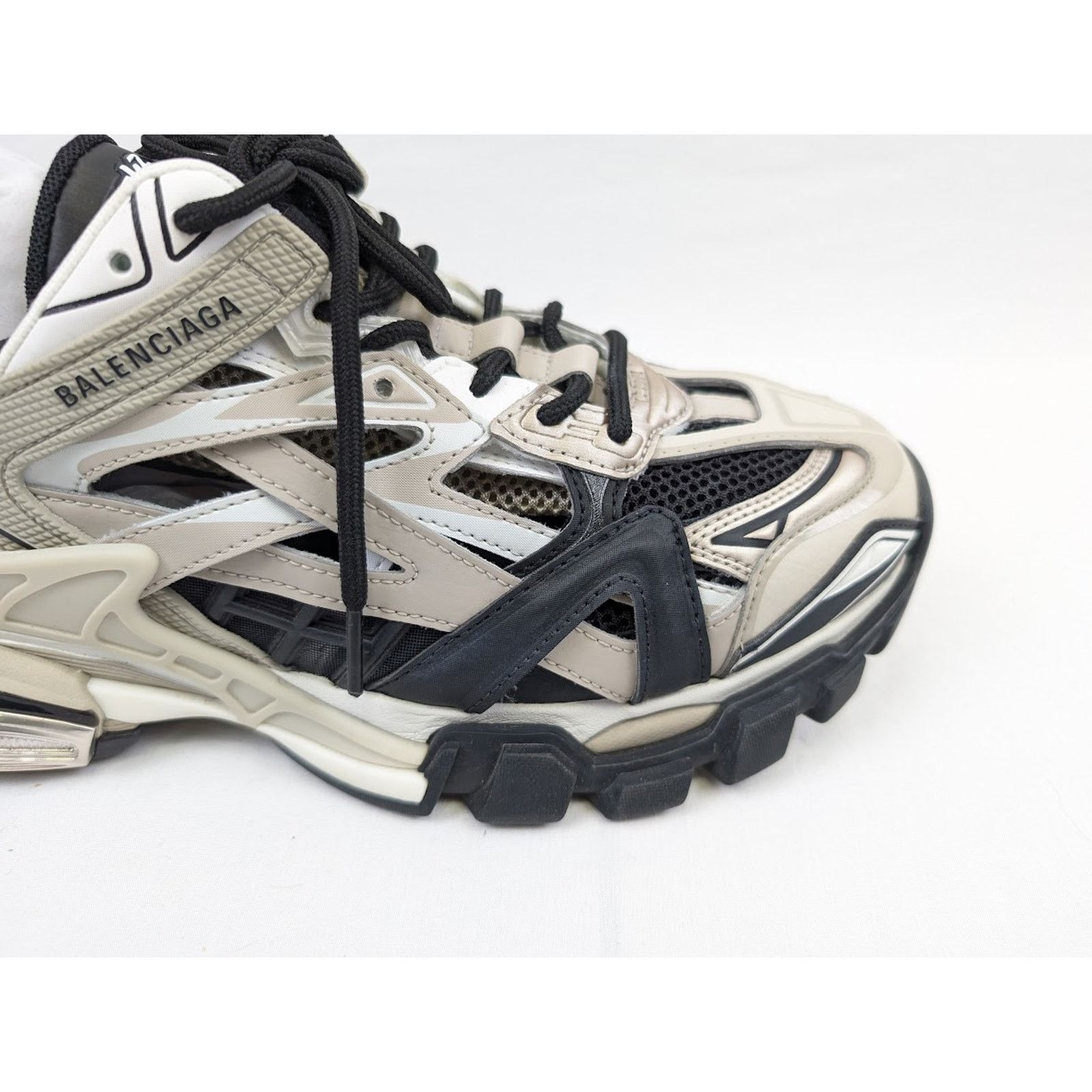 Balenciaga o1rshd1 Rubber Track.2 Open Low-Top Sneakers in Beige/Black Size US 11 / EU 44 - 4 Thumbnail